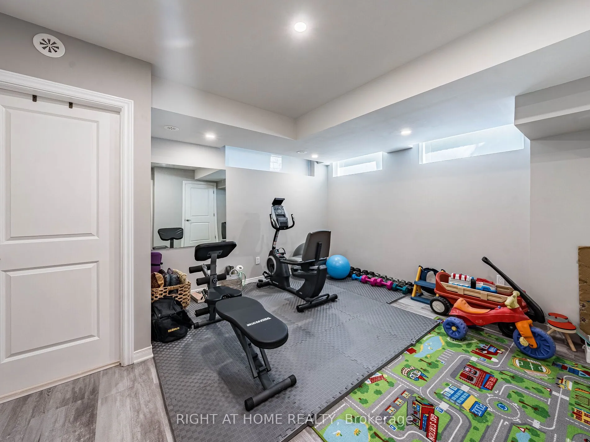 26 APPLEWOOD Lane, #44