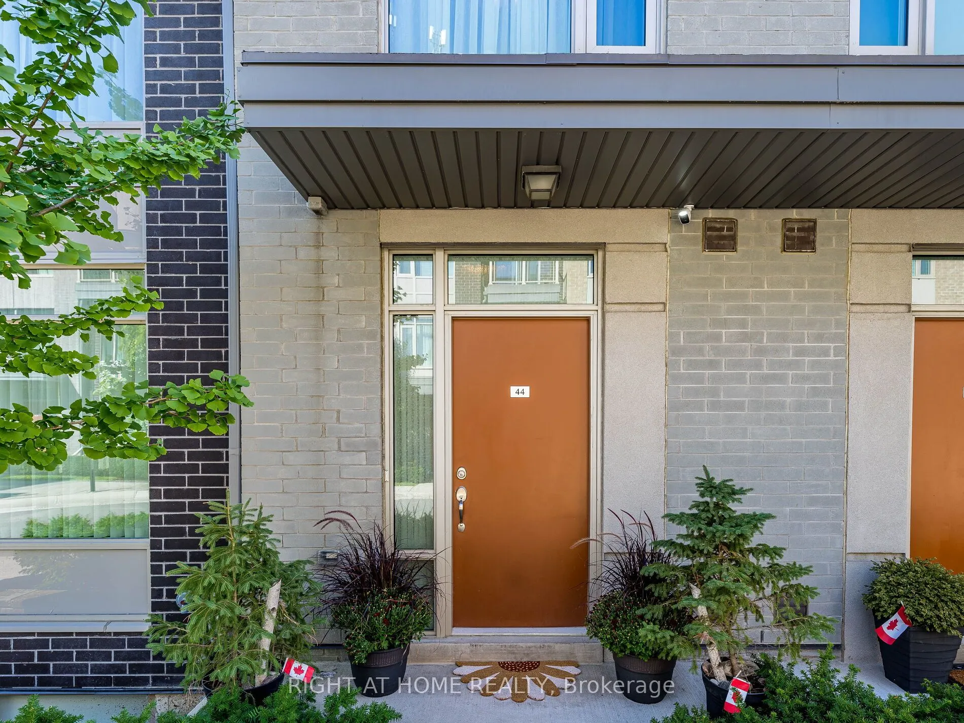 26 APPLEWOOD Lane, #44