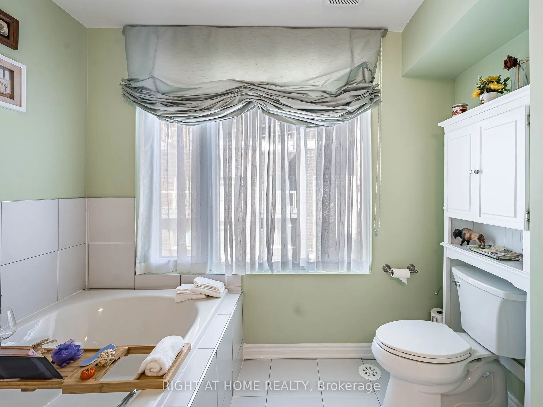 26 APPLEWOOD Lane, #44