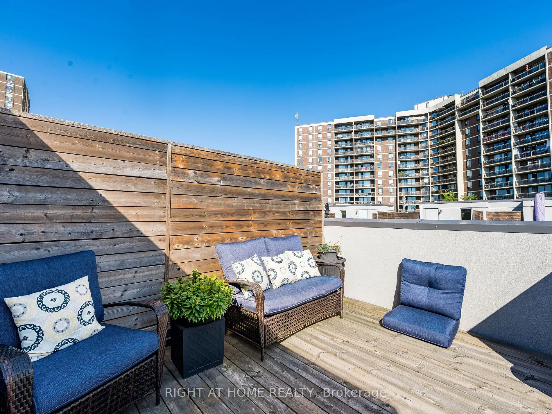 26 APPLEWOOD Lane, #44