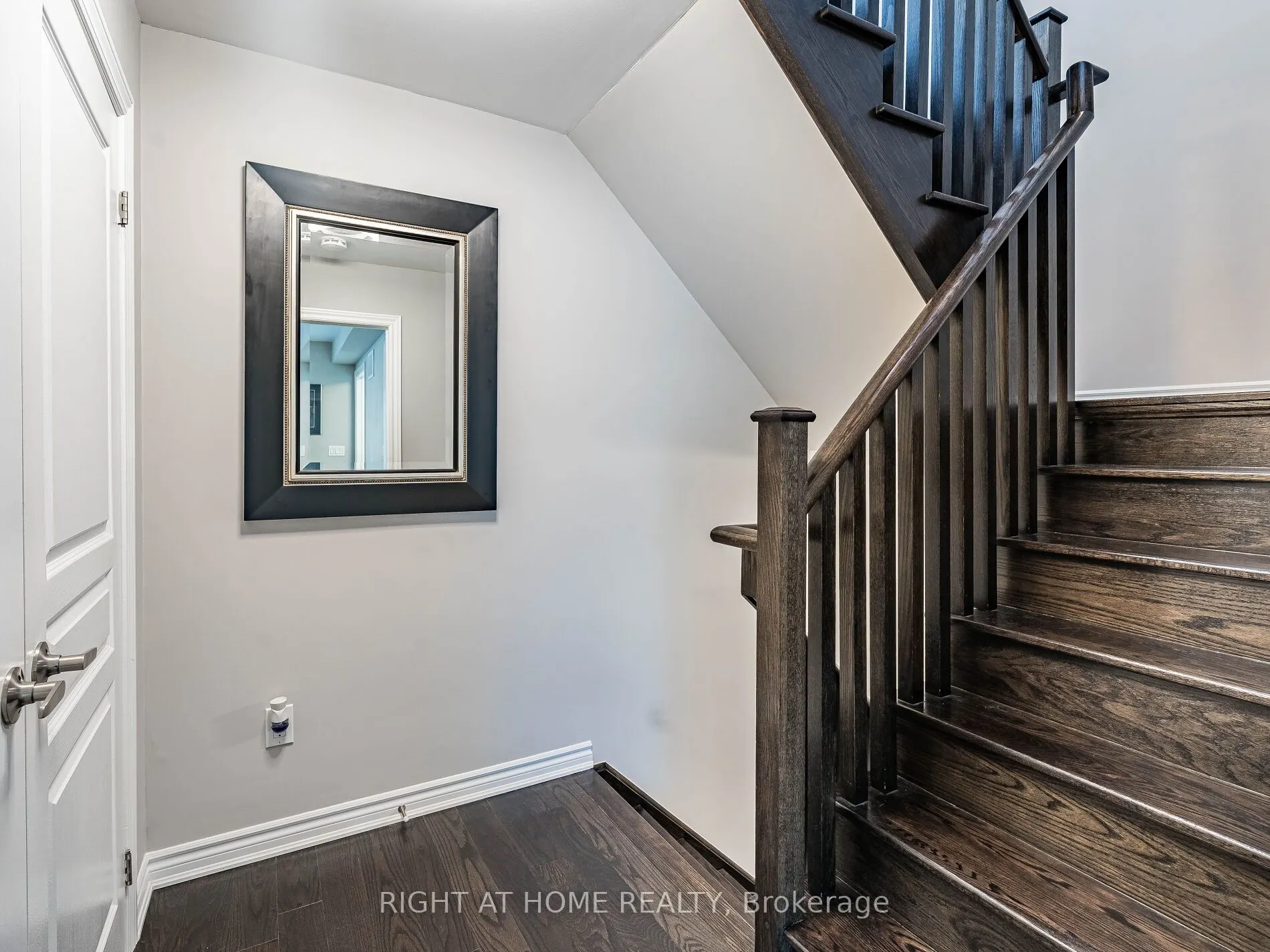 26 APPLEWOOD Lane, #44