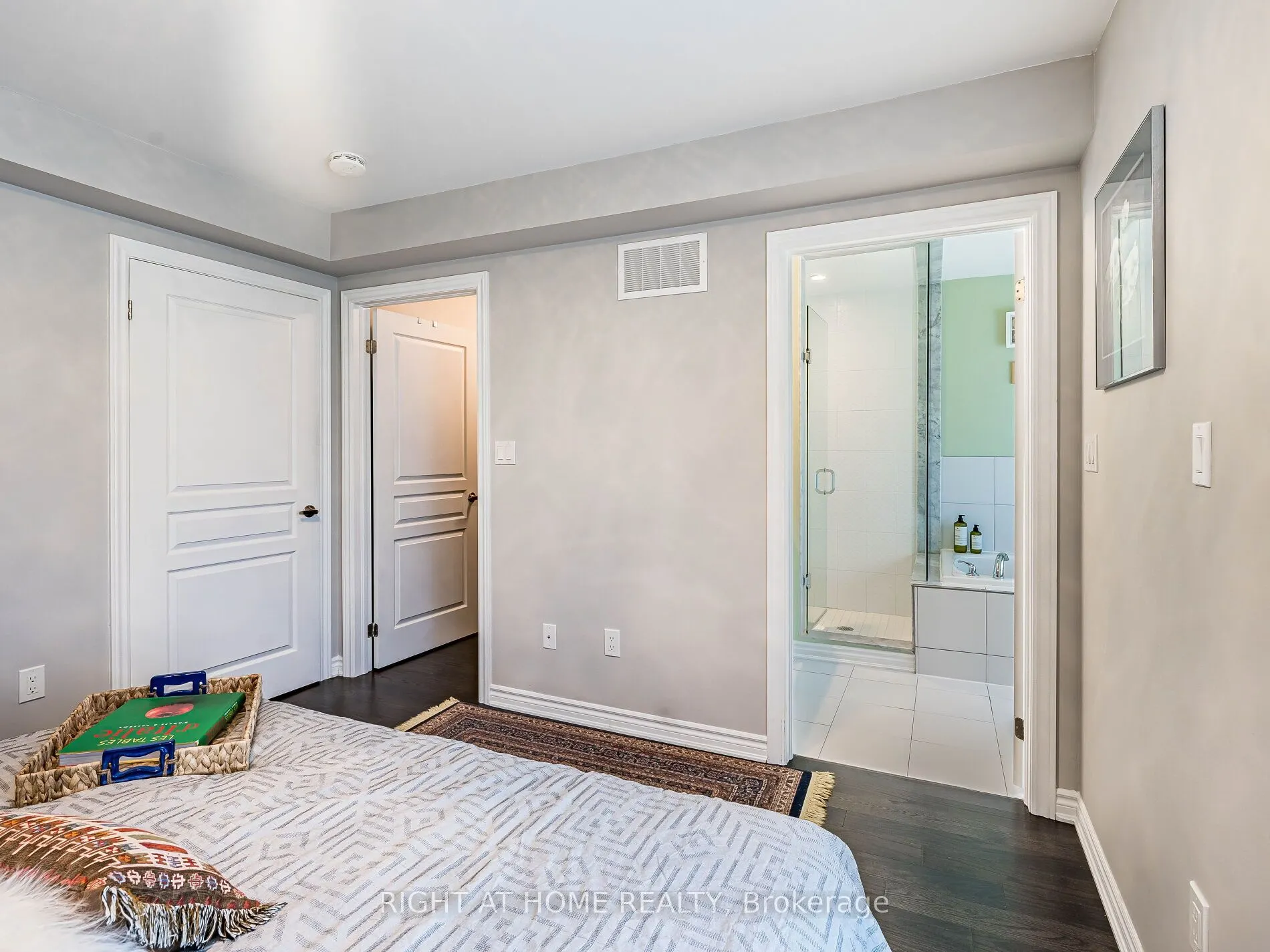 26 APPLEWOOD Lane, #44