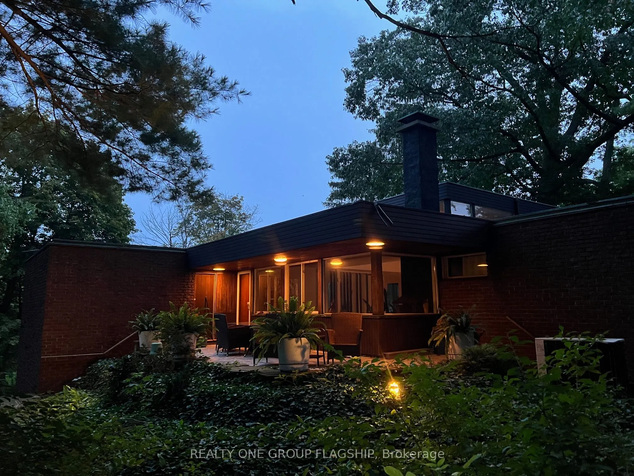 1379 Clarkson Road N