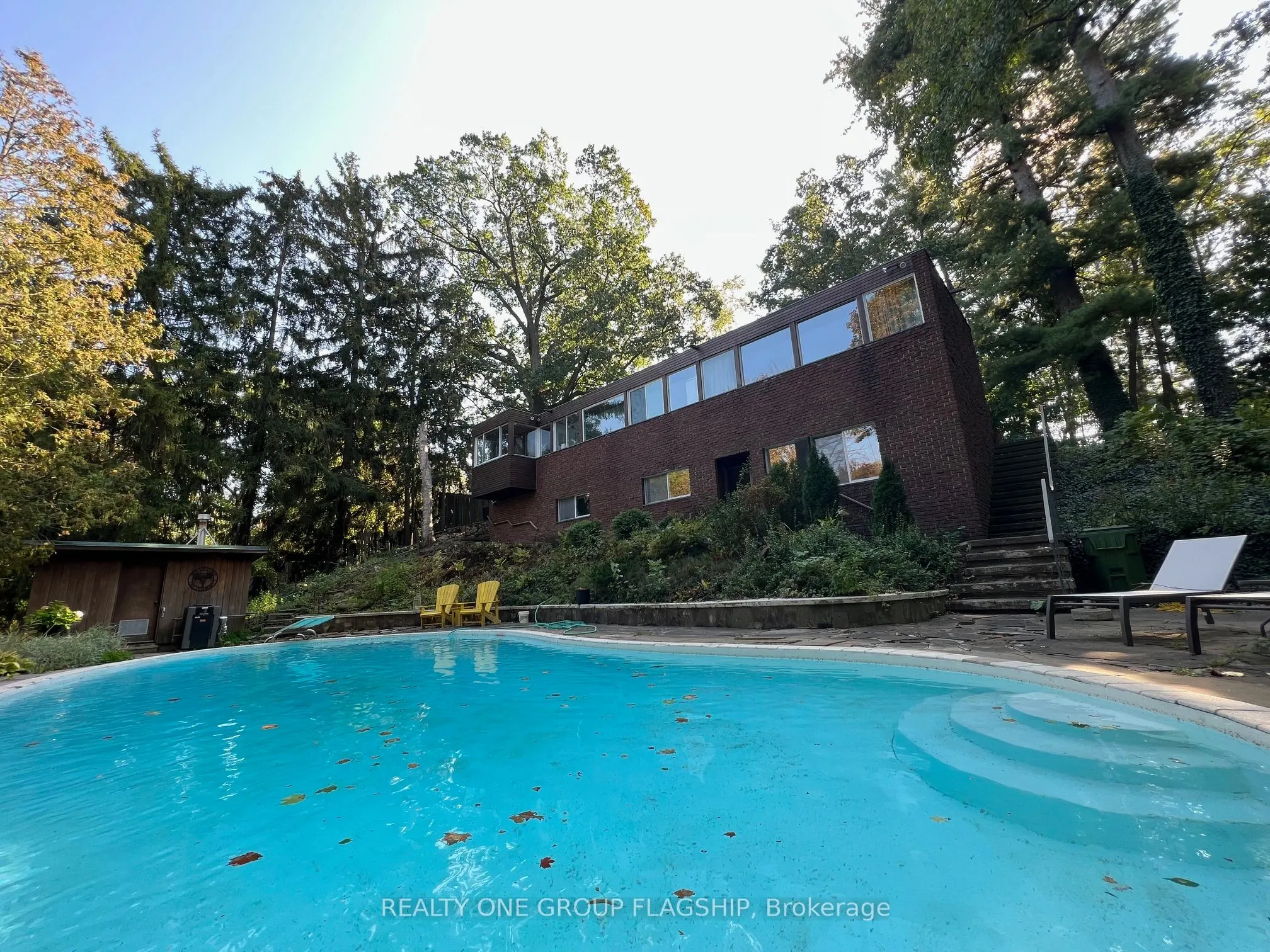 1379 Clarkson Road N