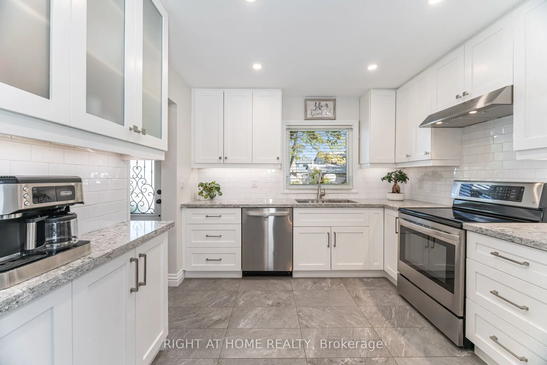 4 Cantrill Court