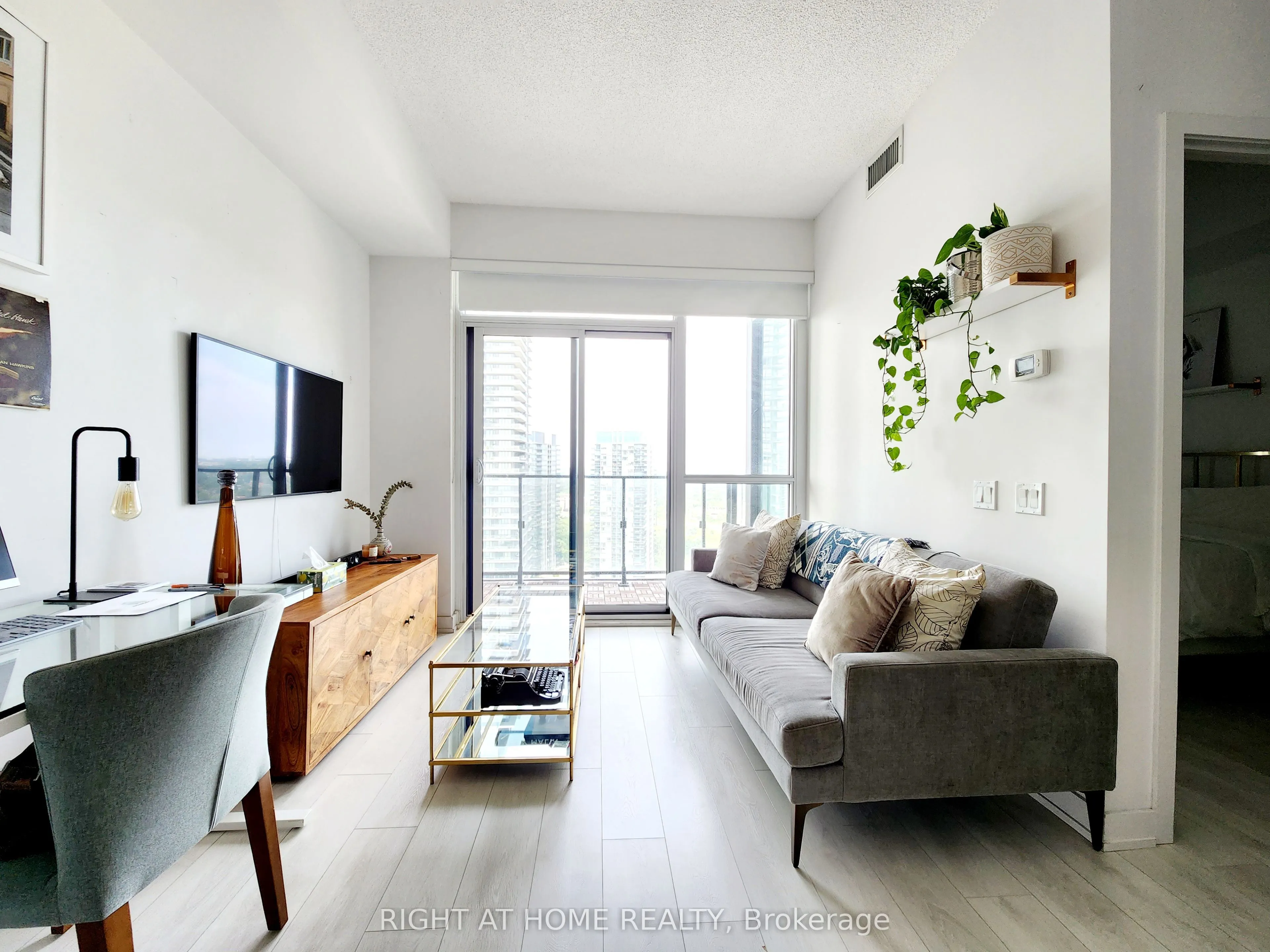 2200 Lakeshore Boulevard W, #2906