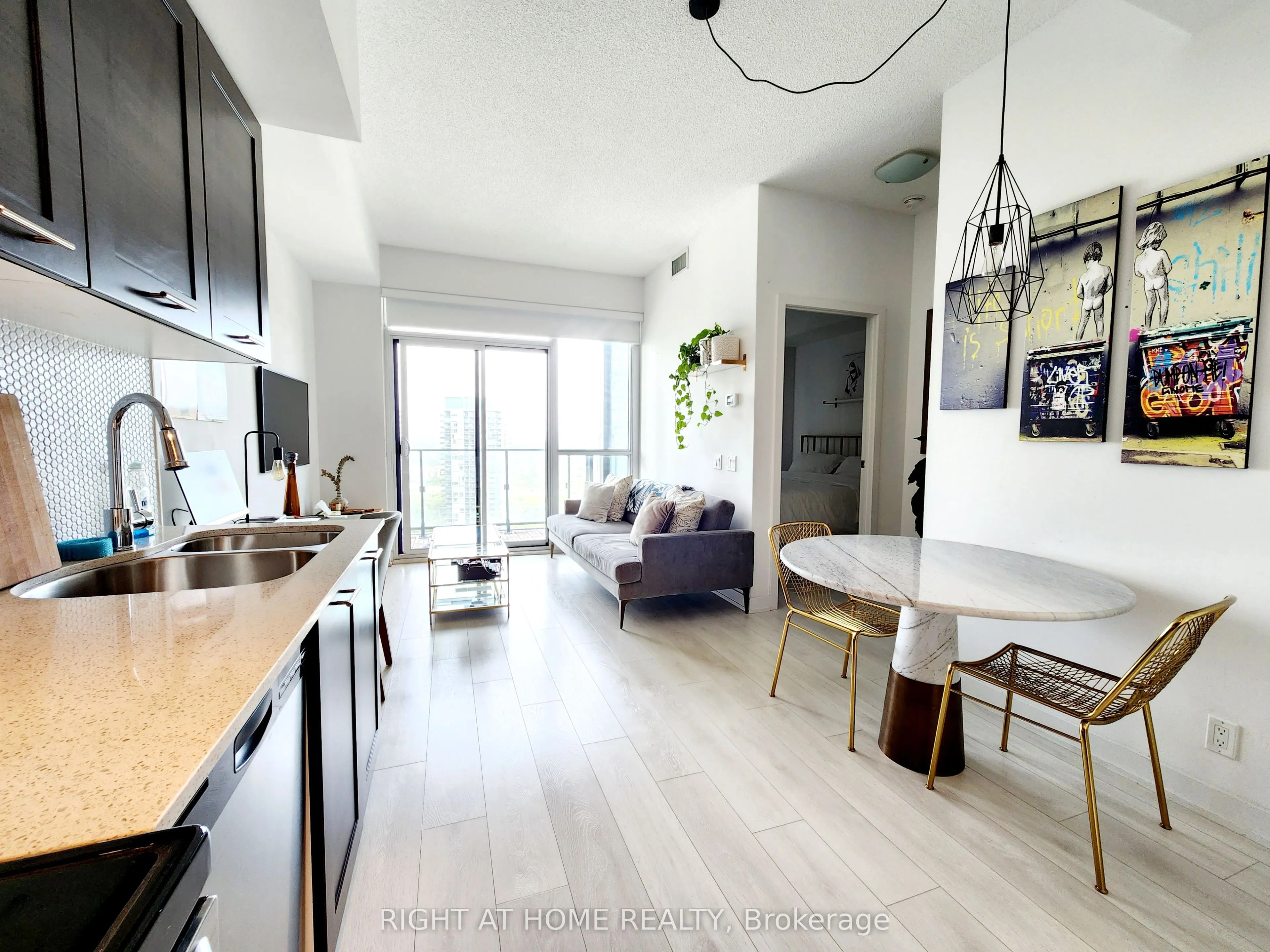 2200 Lakeshore Boulevard W, #2906