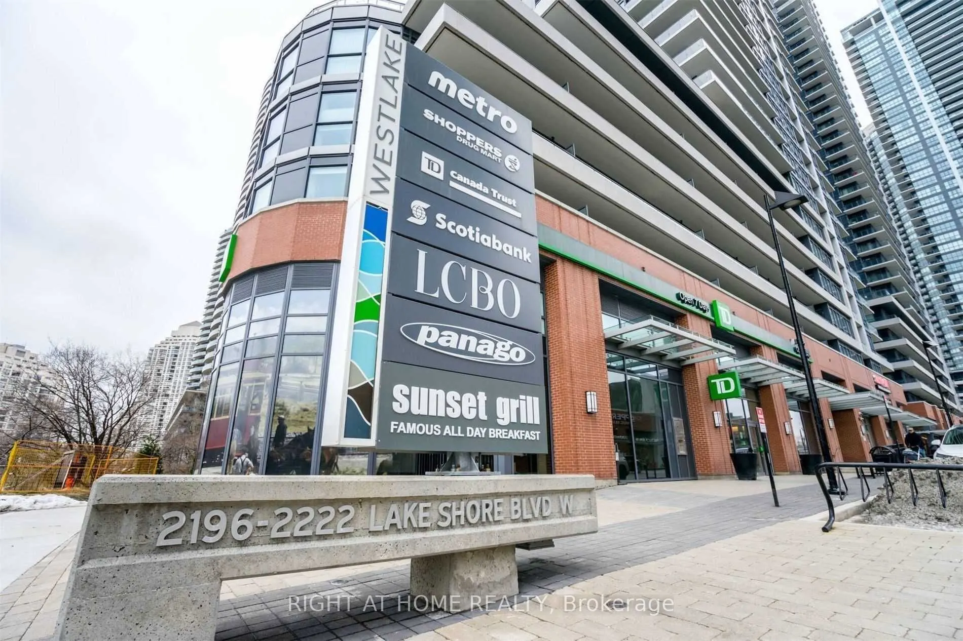 2200 Lakeshore Boulevard W, #2906