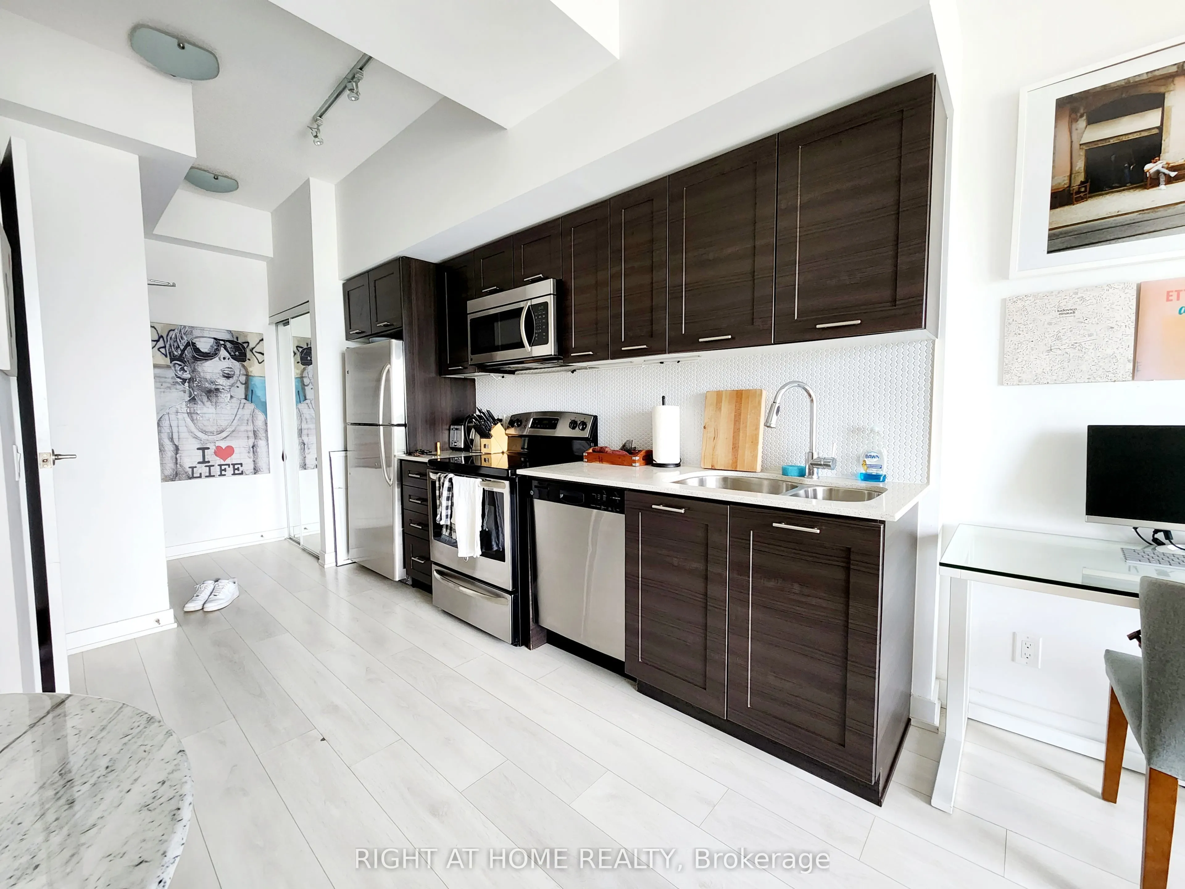 2200 Lakeshore Boulevard W, #2906