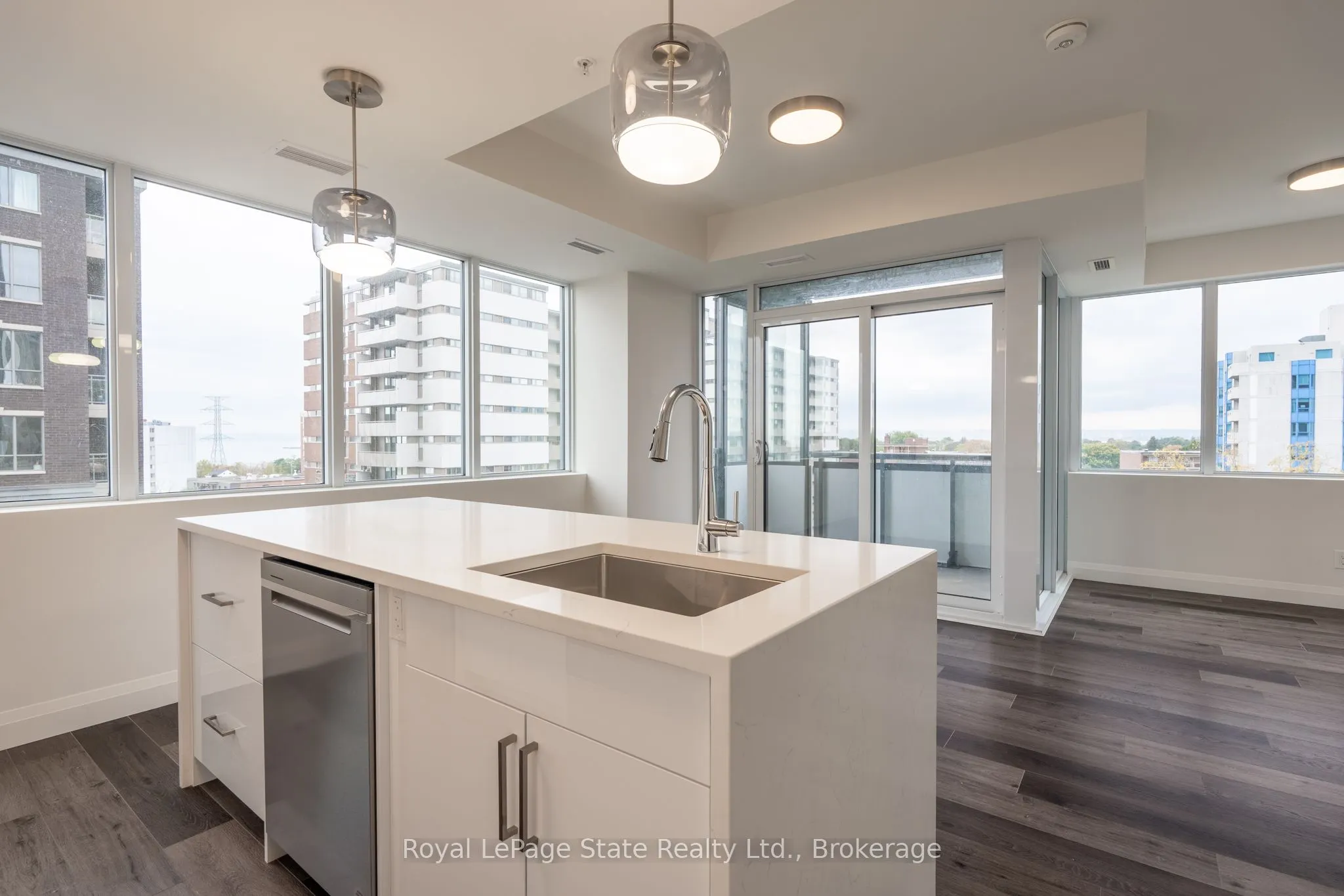 500 Brock Avenue, #808