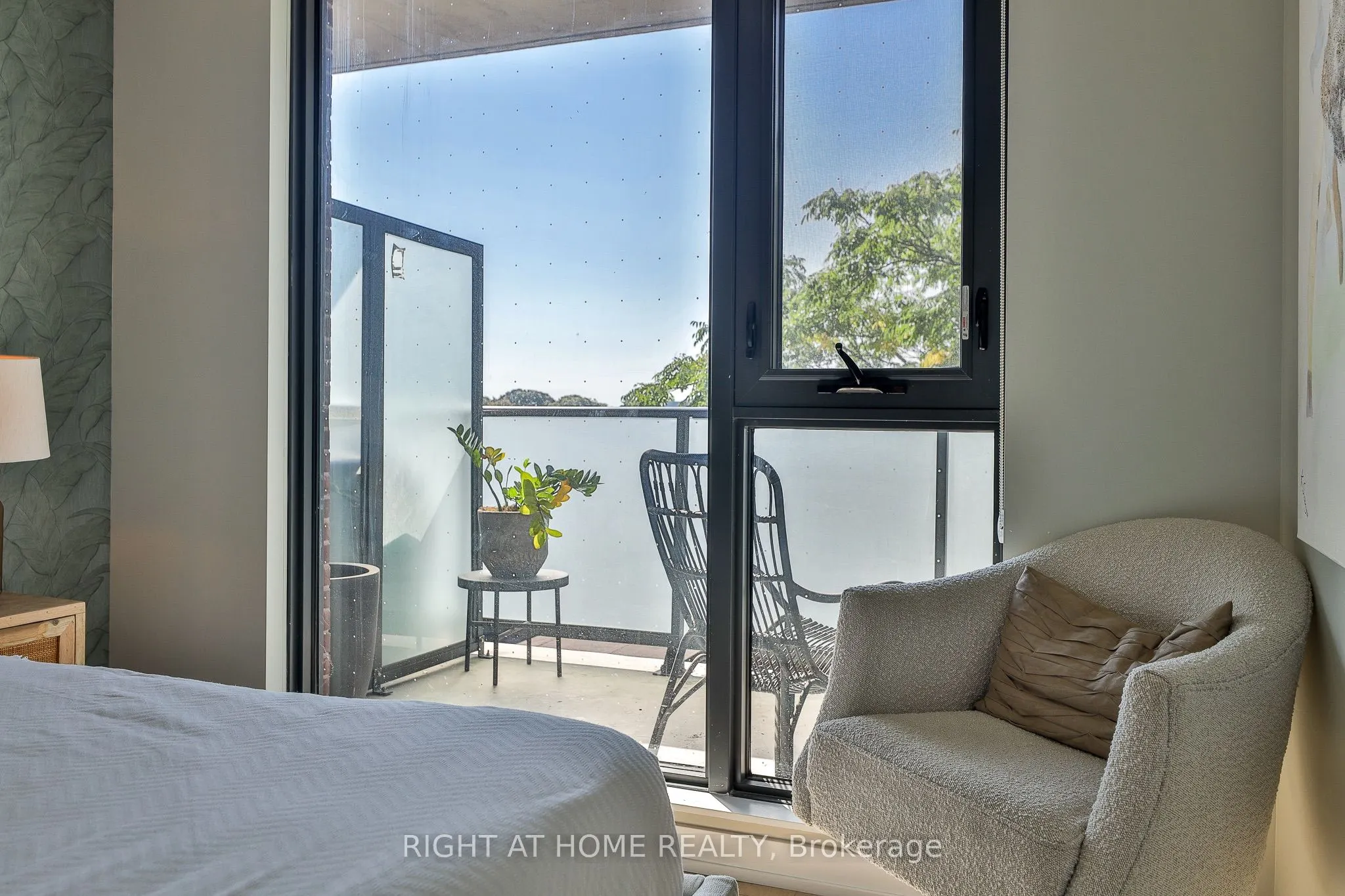 430 Roncesvalles Avenue, #410