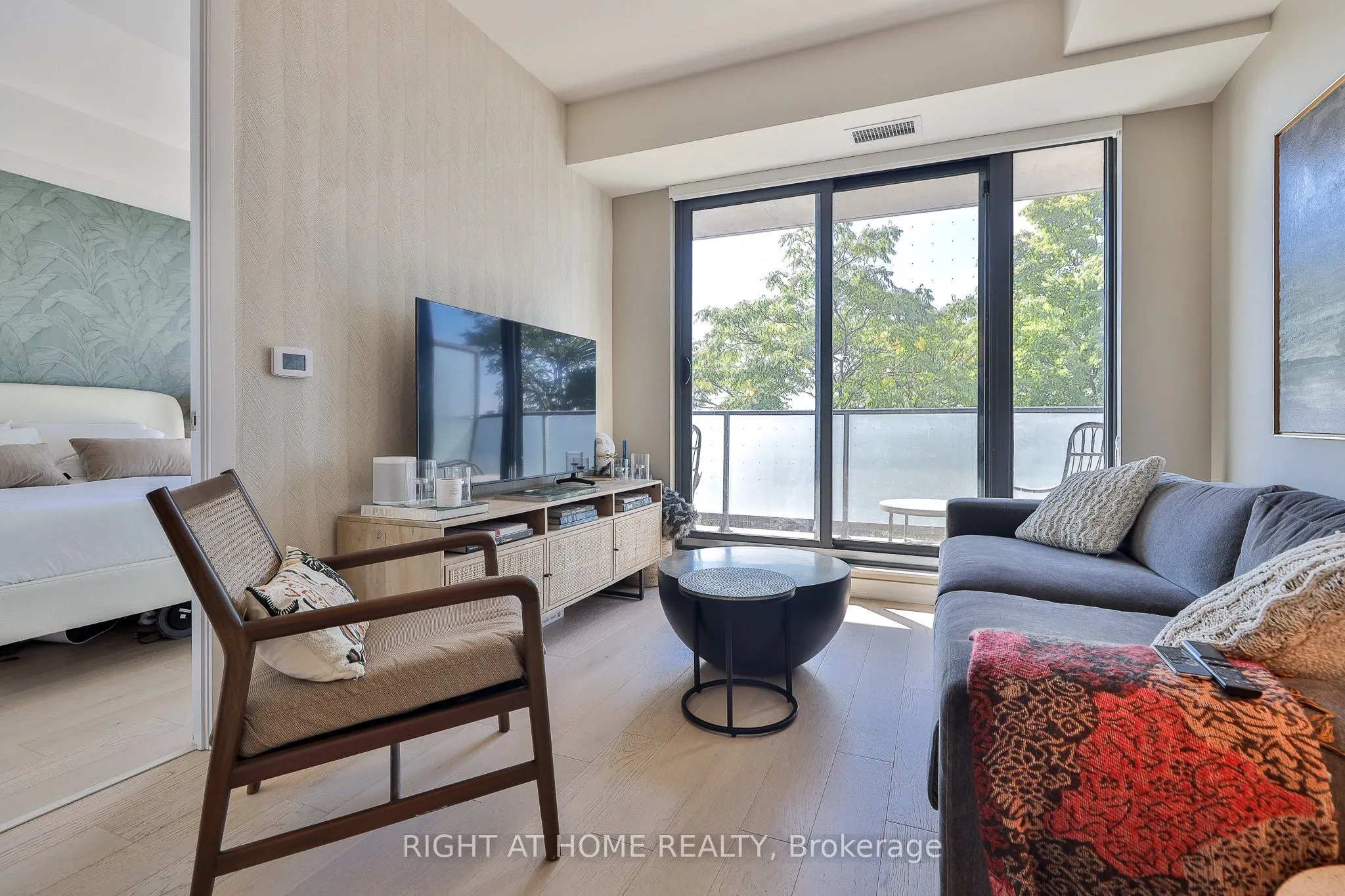 430 Roncesvalles Avenue, #410