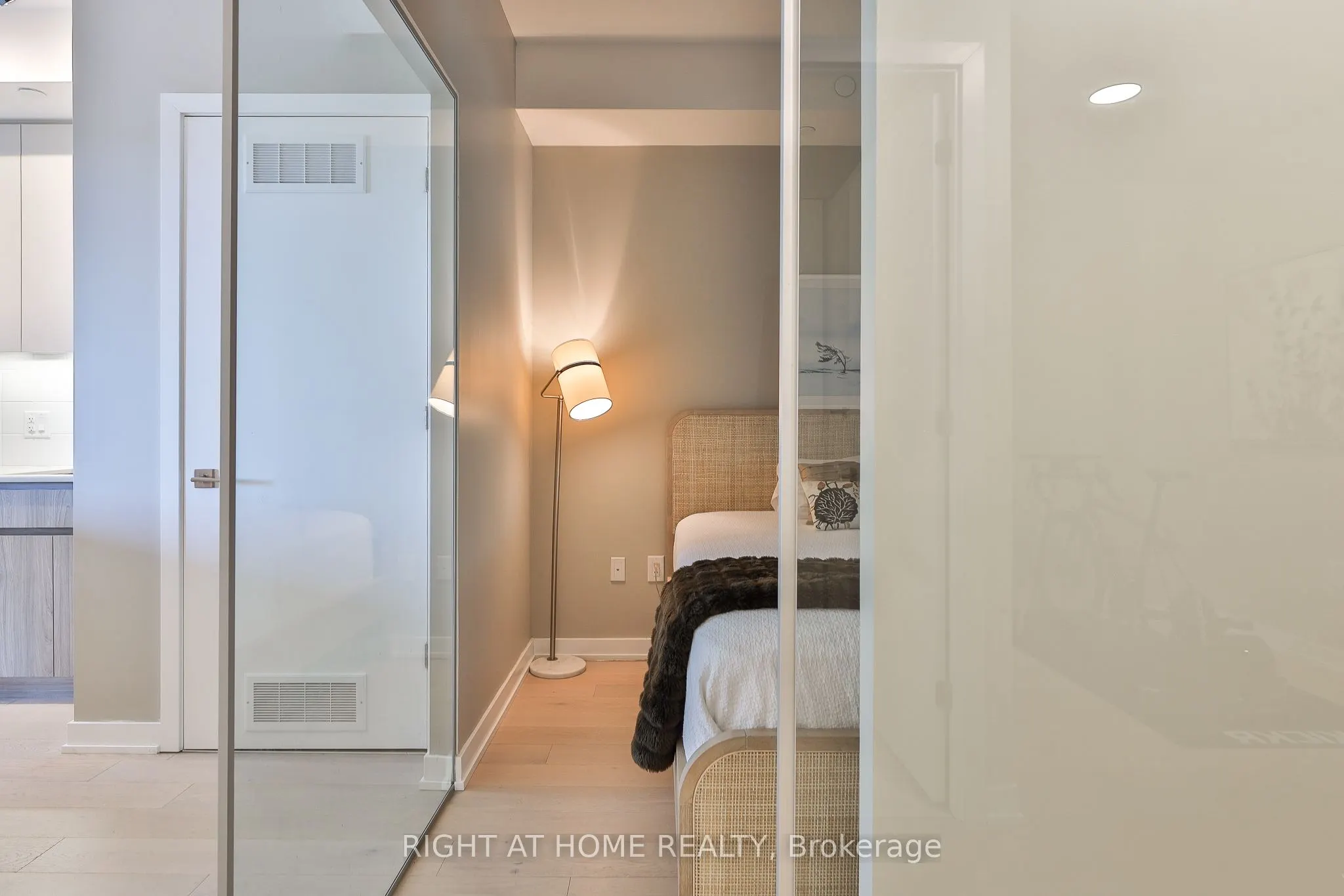 430 Roncesvalles Avenue, #410