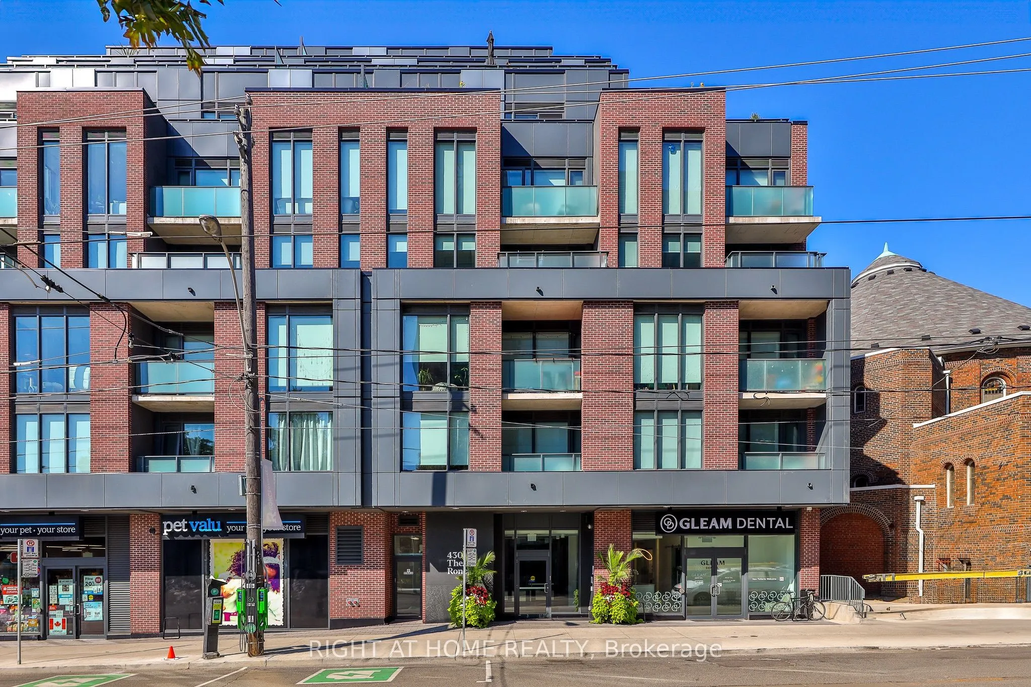 430 Roncesvalles Avenue, #410