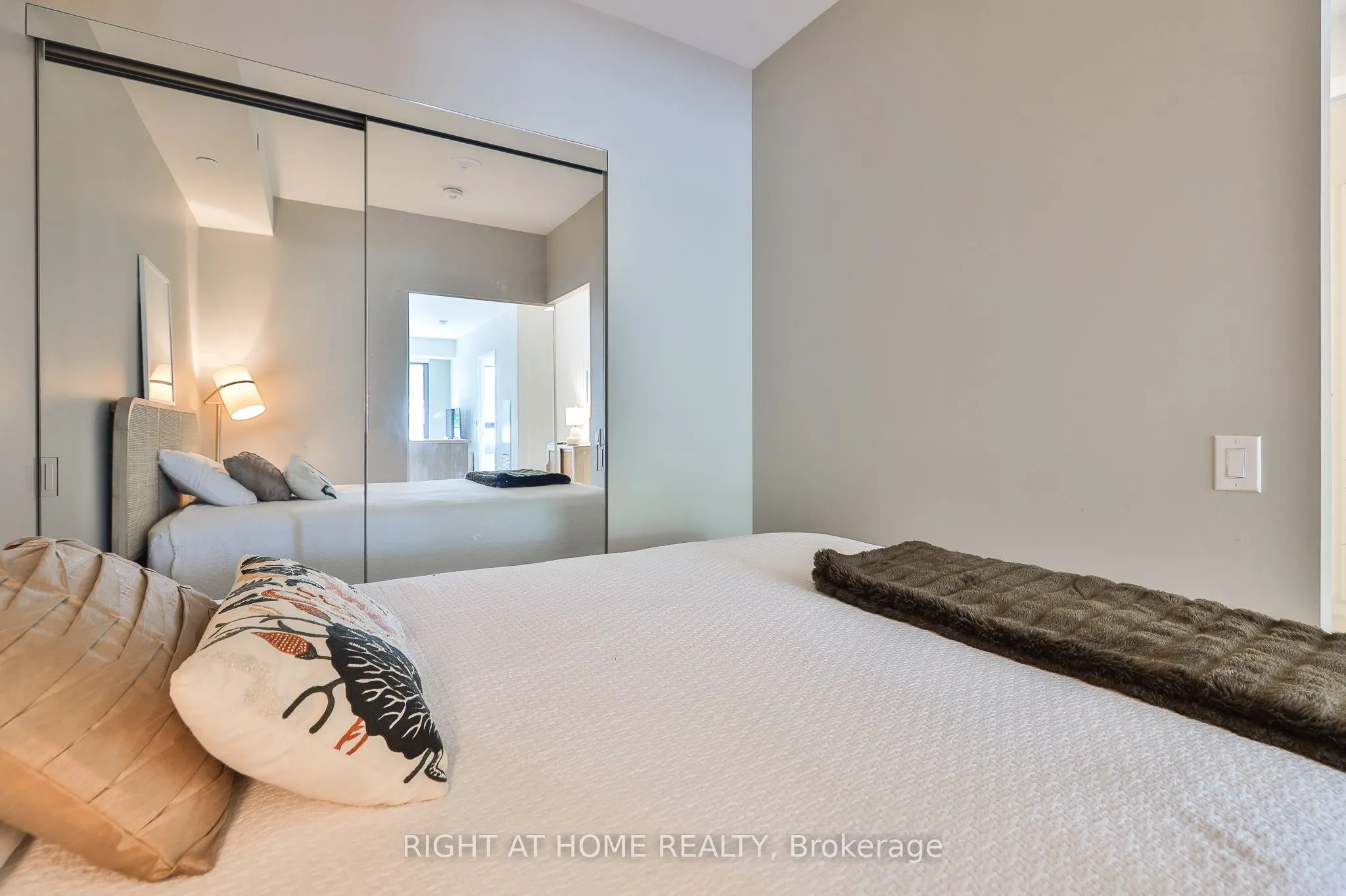 430 Roncesvalles Avenue, #410