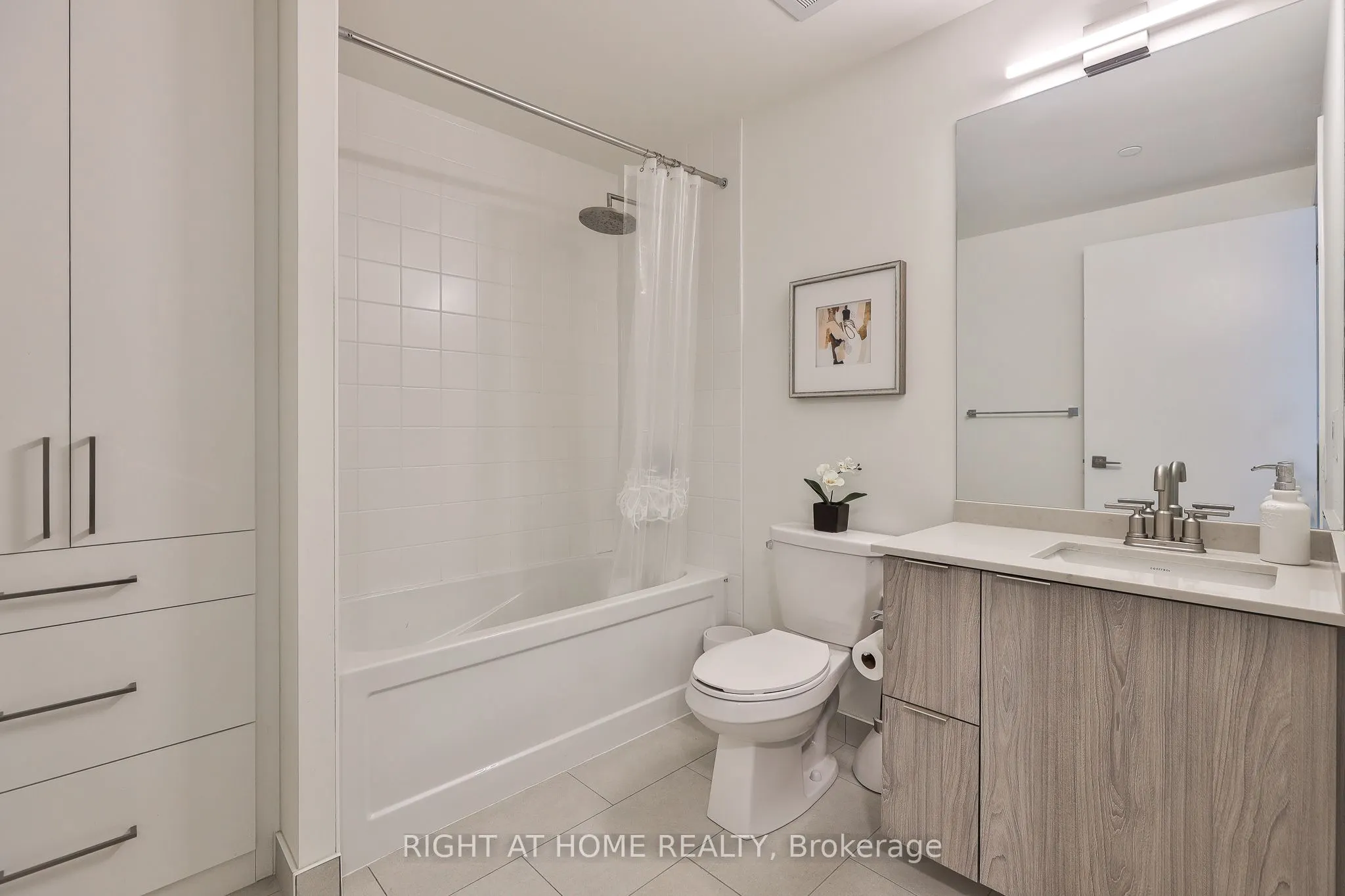 430 Roncesvalles Avenue, #410