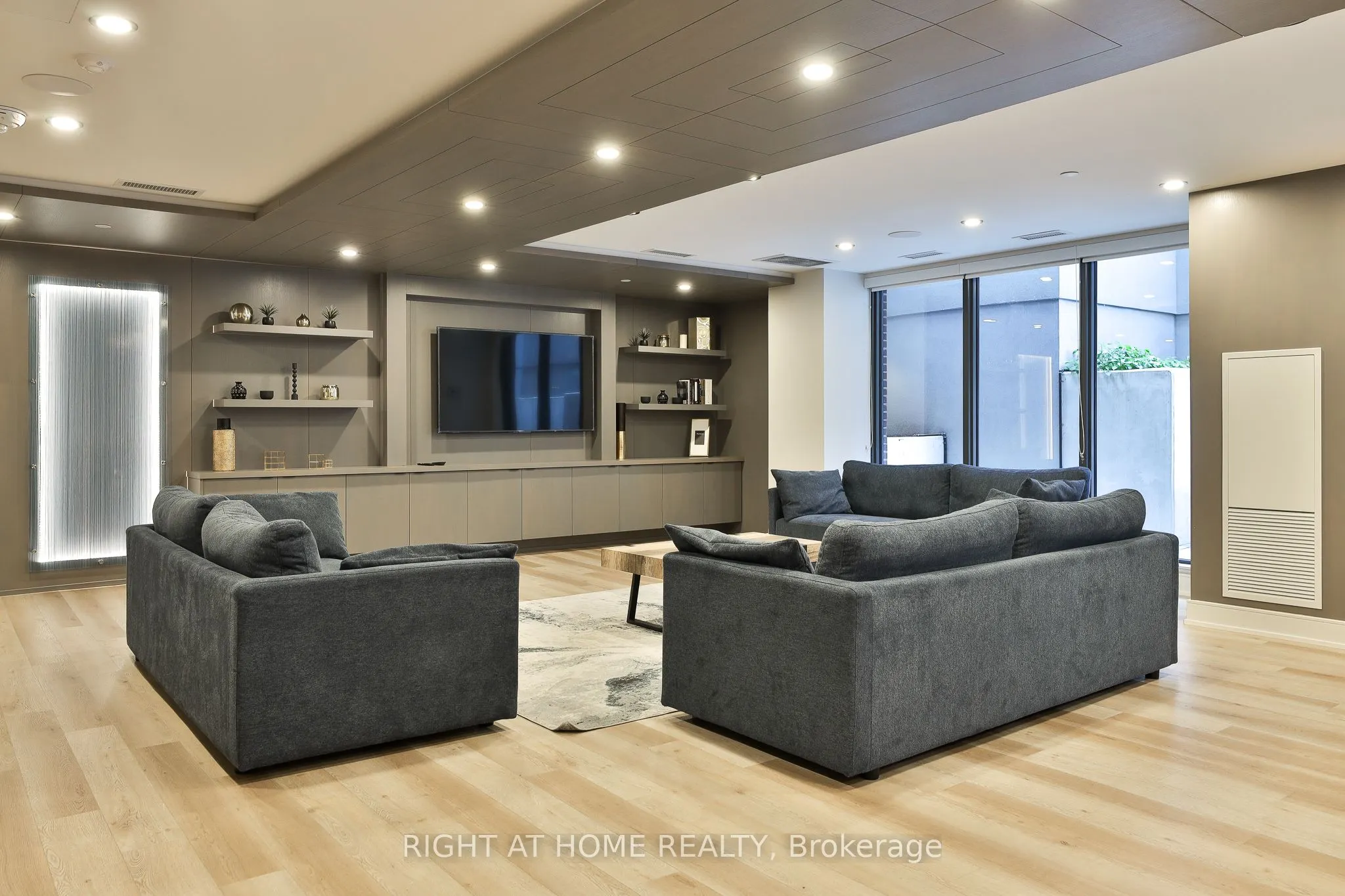 430 Roncesvalles Avenue, #410