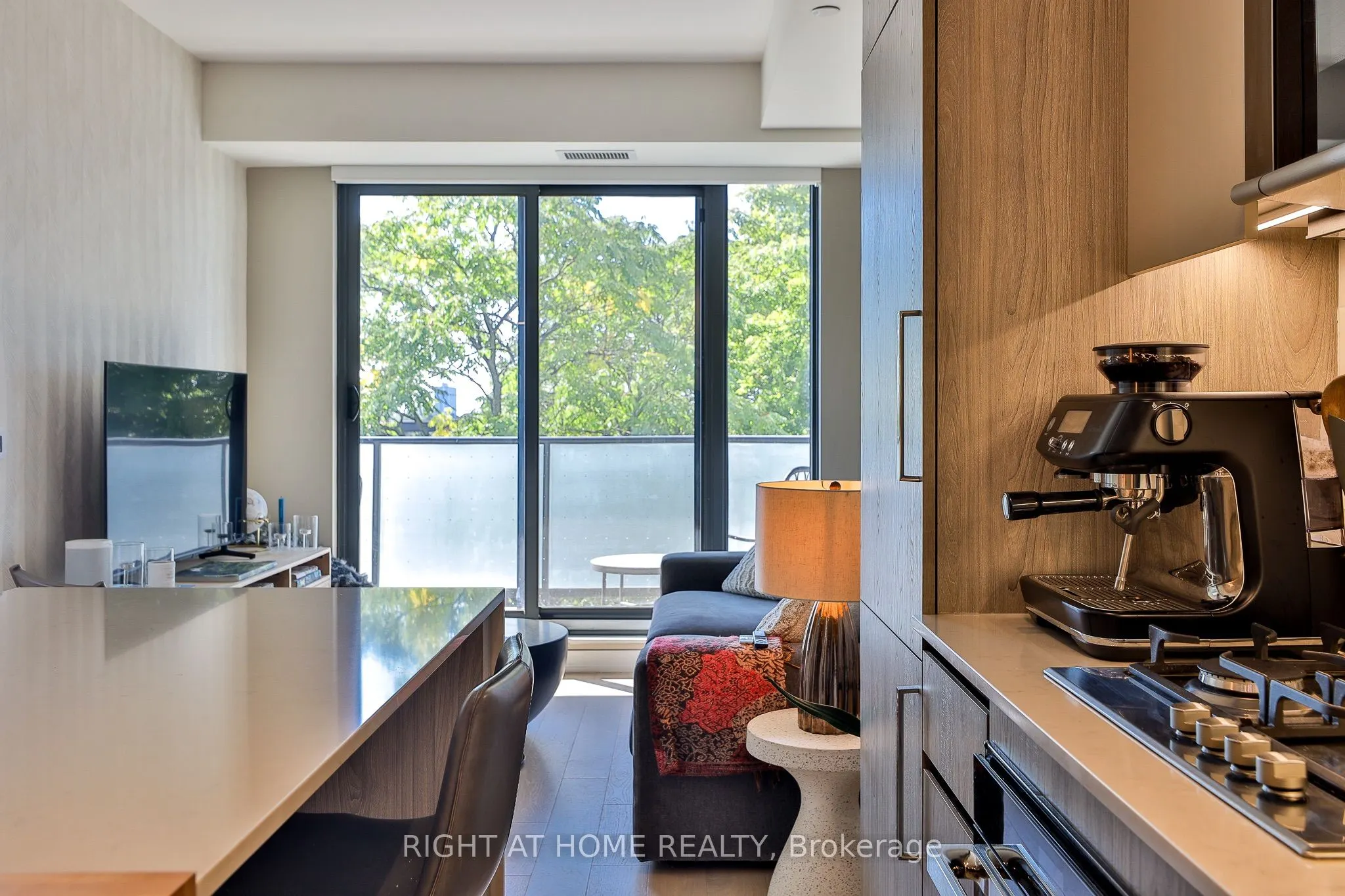 430 Roncesvalles Avenue, #410