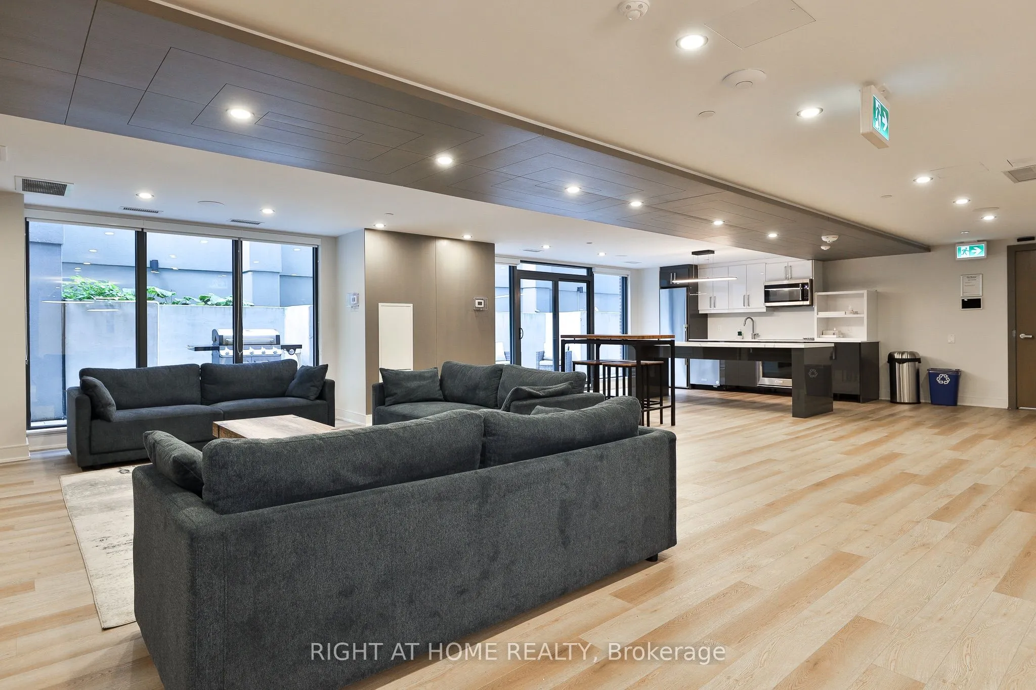 430 Roncesvalles Avenue, #410