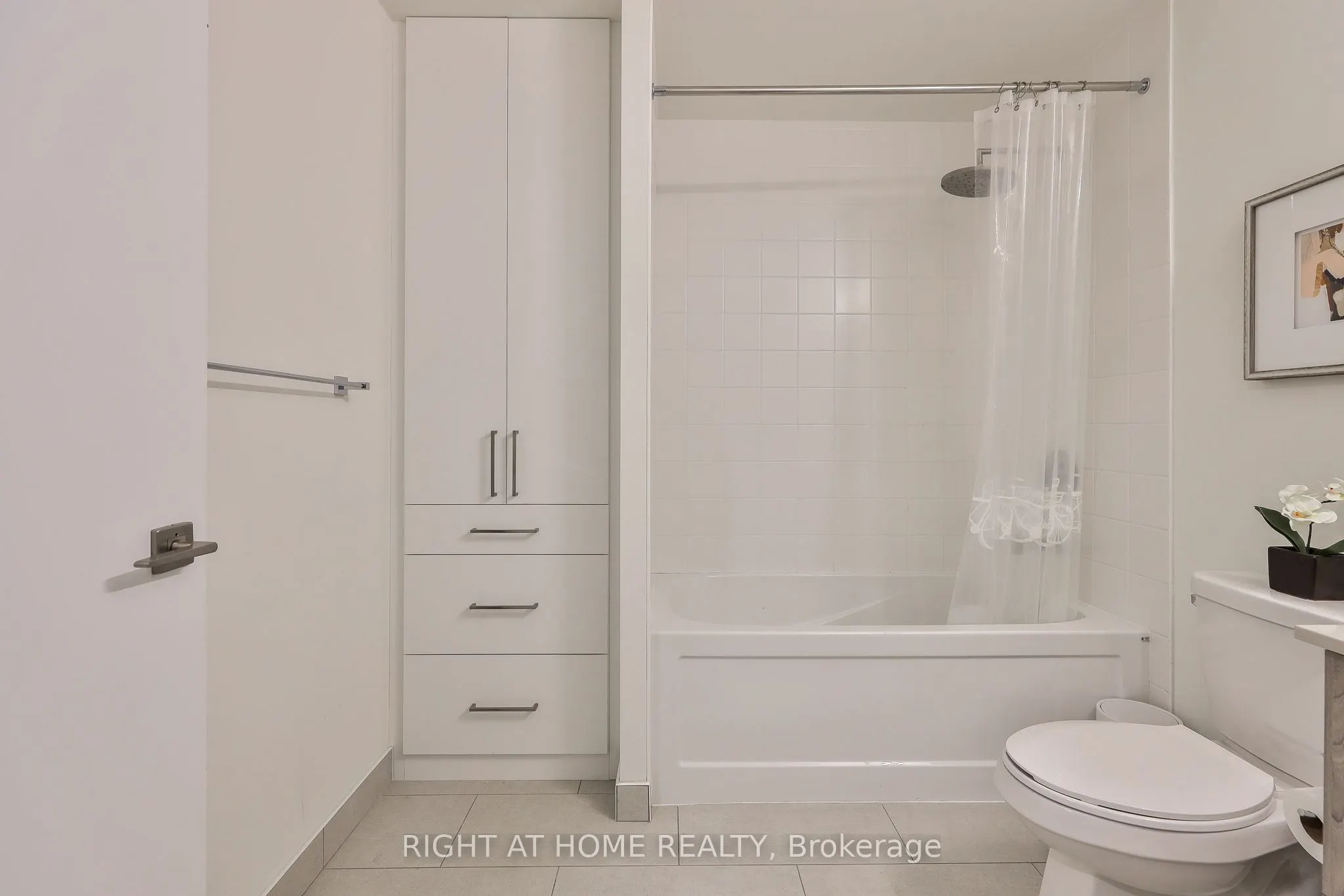 430 Roncesvalles Avenue, #410