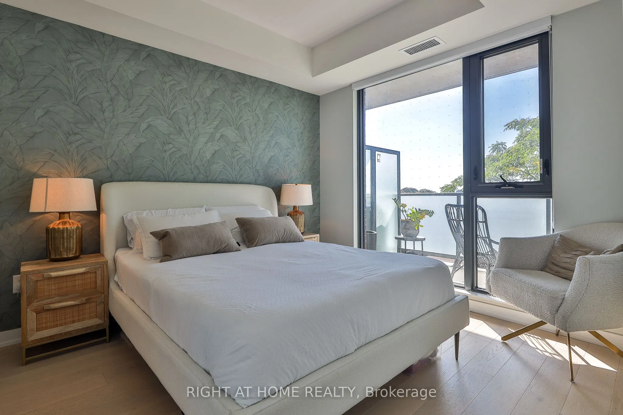 430 Roncesvalles Avenue, #410