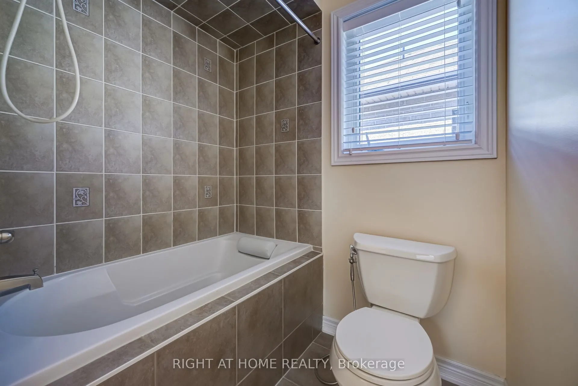 3407 Whilabout Terrace