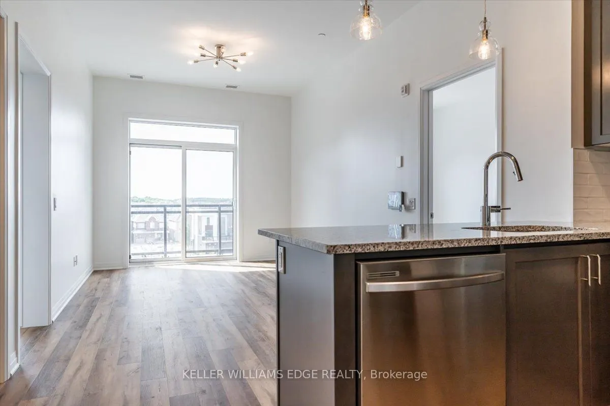 95 Dundas Street W, #404