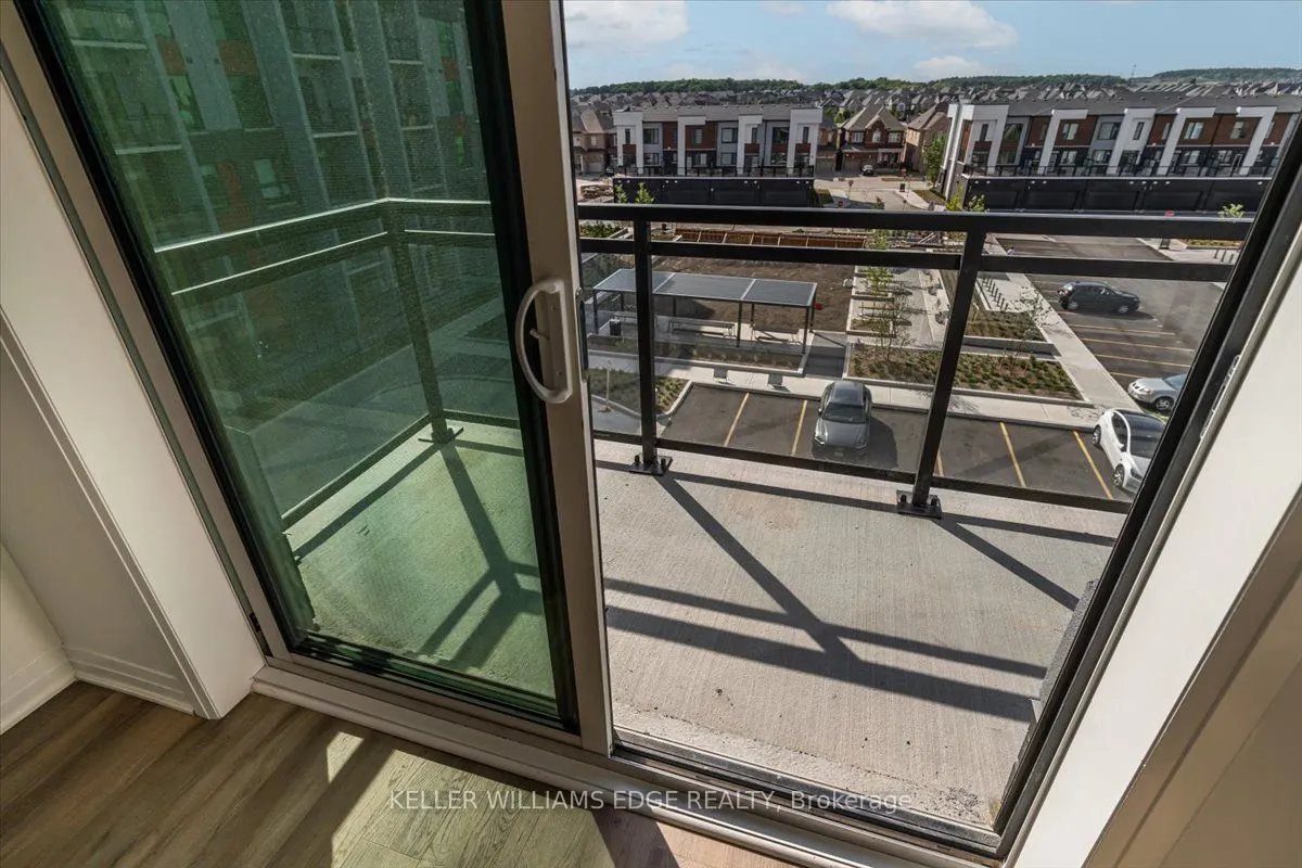95 Dundas Street W, #404