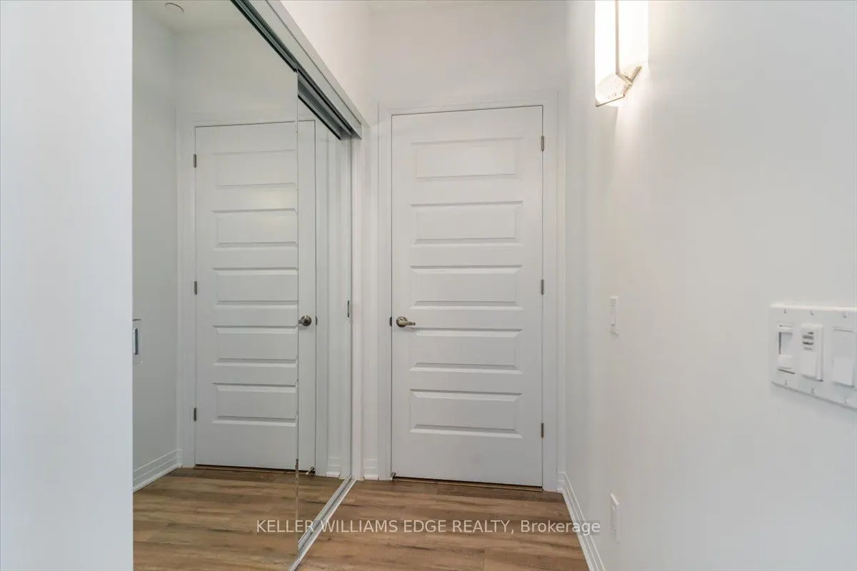 95 Dundas Street W, #404