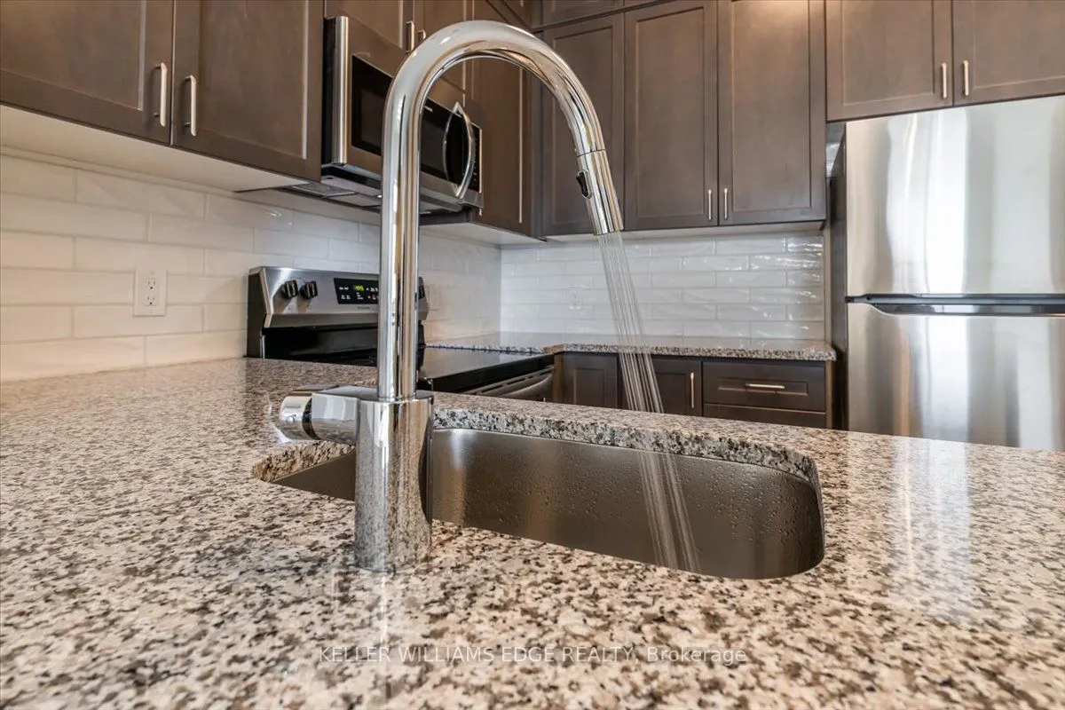 95 Dundas Street W, #404