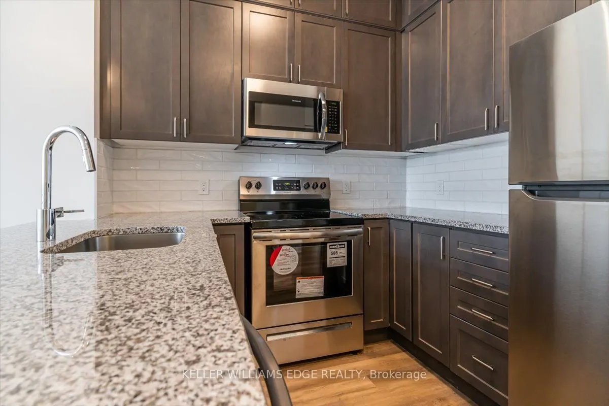 95 Dundas Street W, #404