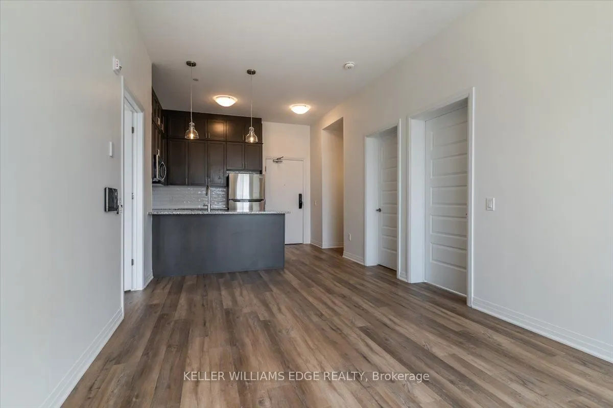 95 Dundas Street W, #404