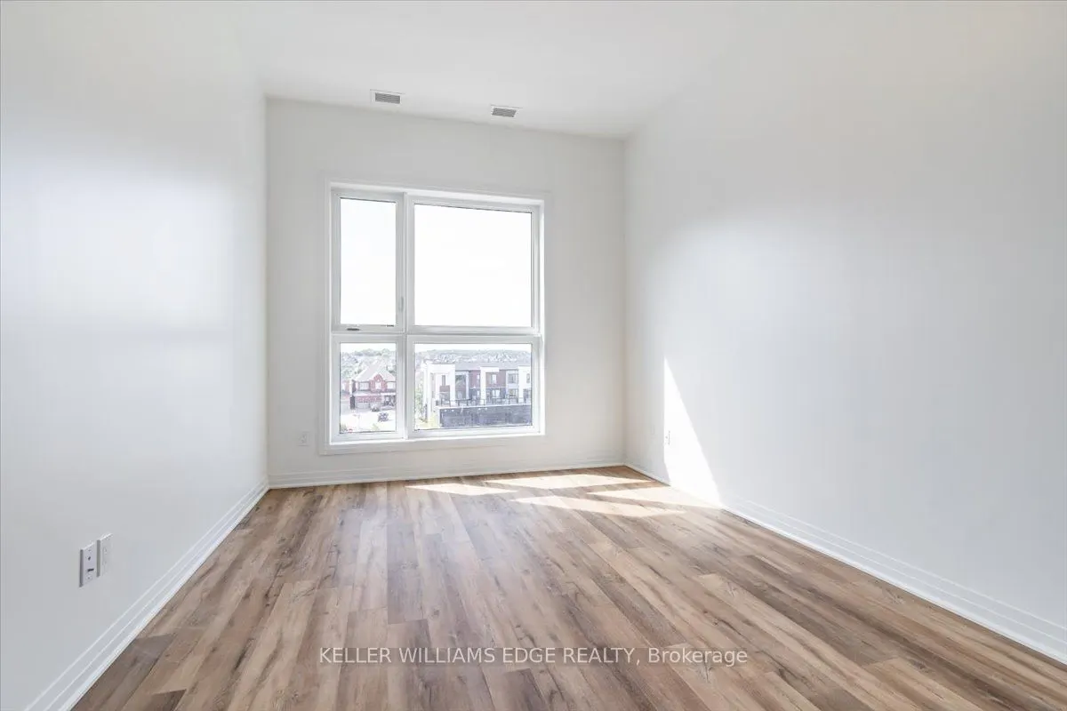 95 Dundas Street W, #404