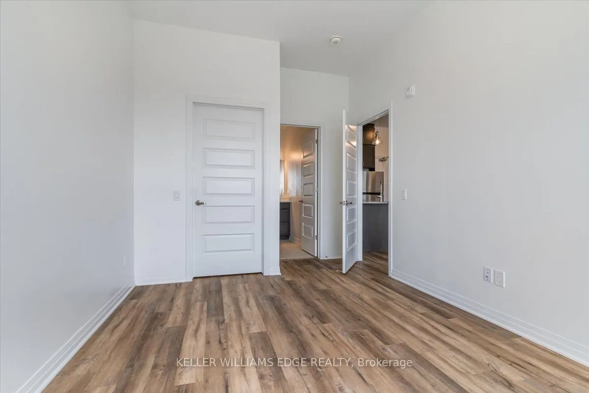 95 Dundas Street W, #404
