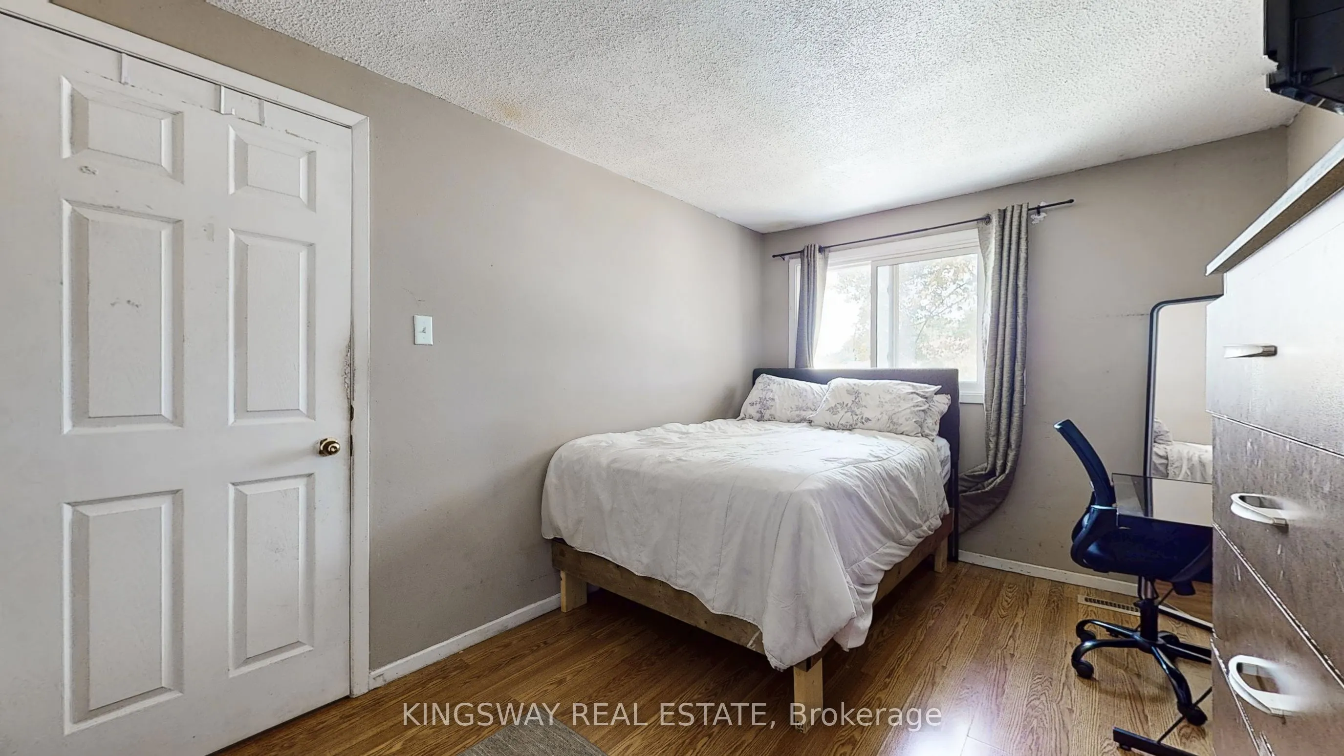 105 Hansen Road N, #111