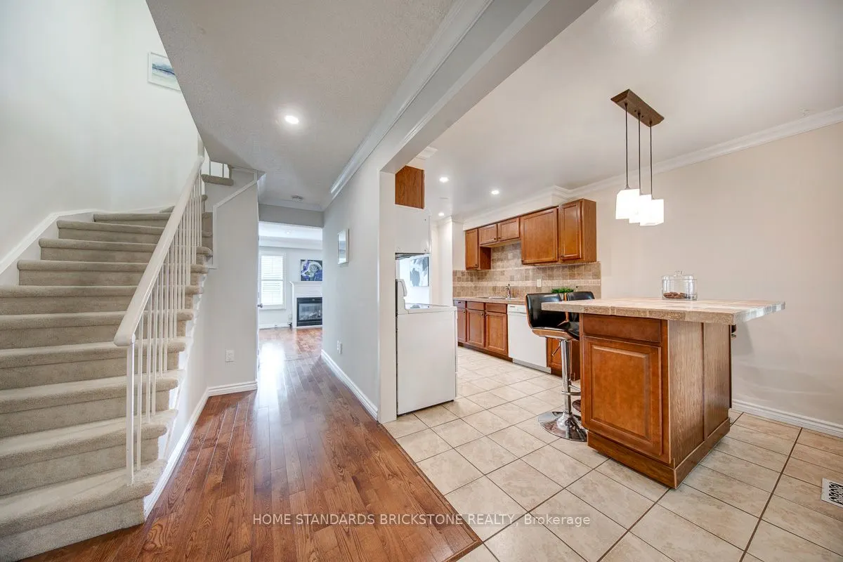 1103 Springbrook Crescent
