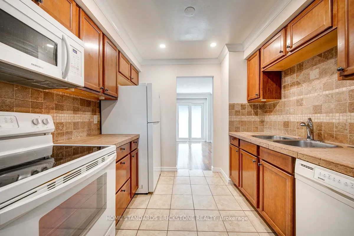 1103 Springbrook Crescent