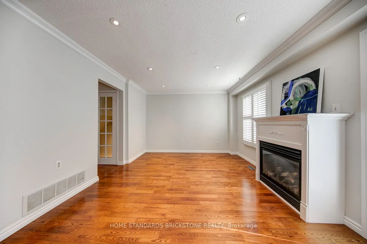 1103 Springbrook Crescent