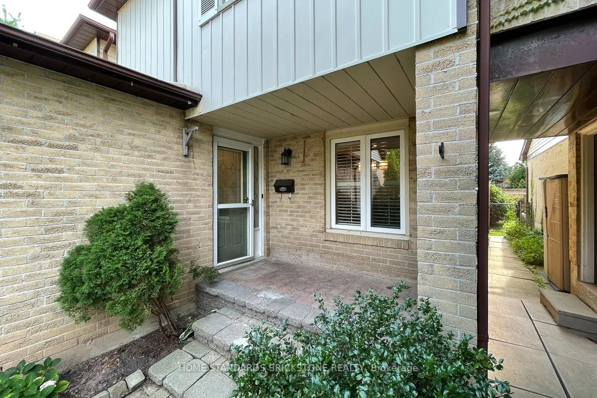 1103 Springbrook Crescent