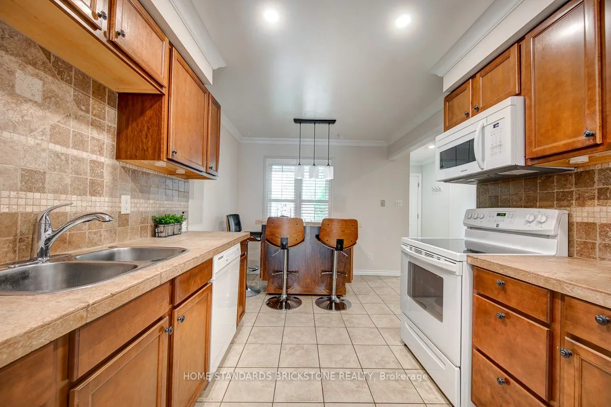 1103 Springbrook Crescent
