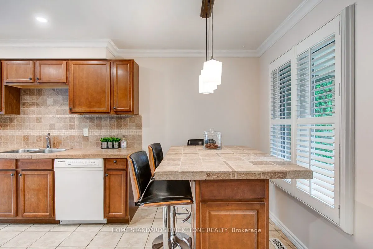 1103 Springbrook Crescent