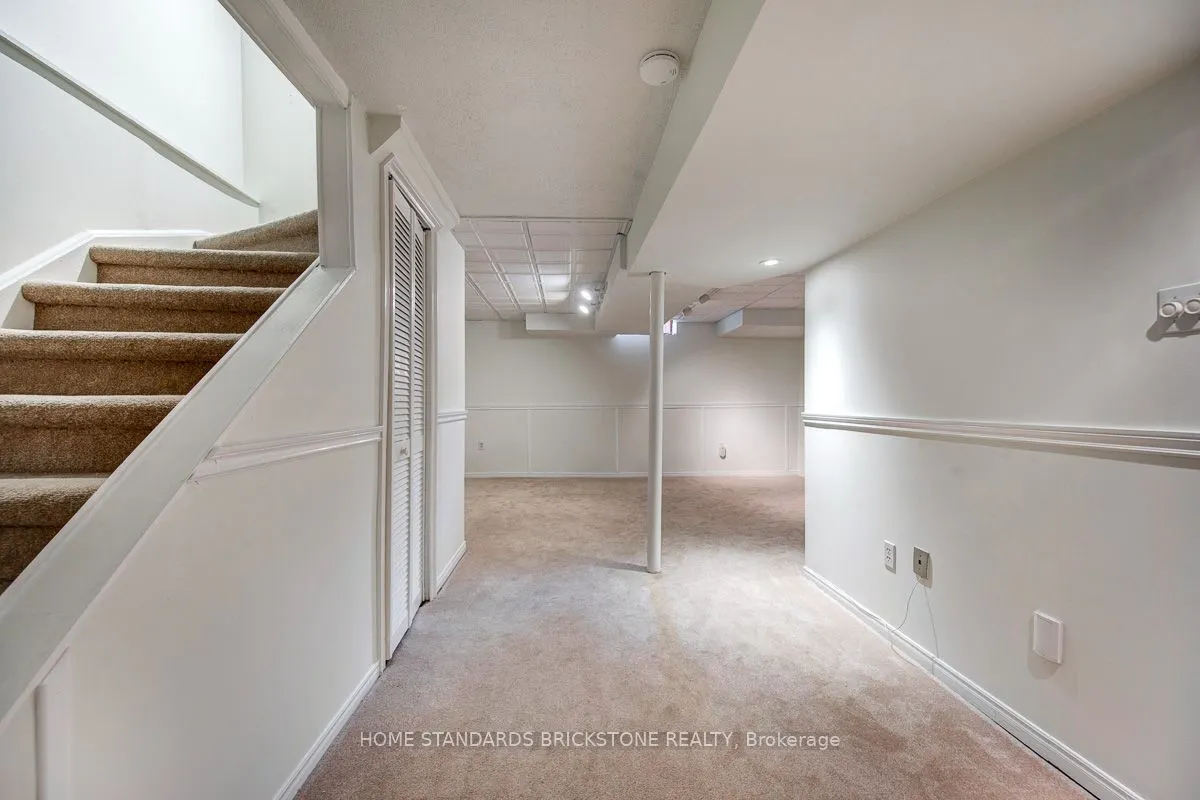 1103 Springbrook Crescent