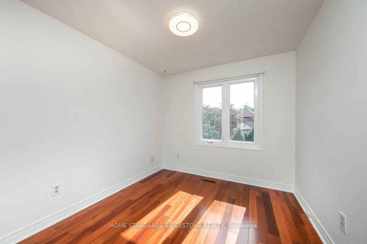 1103 Springbrook Crescent