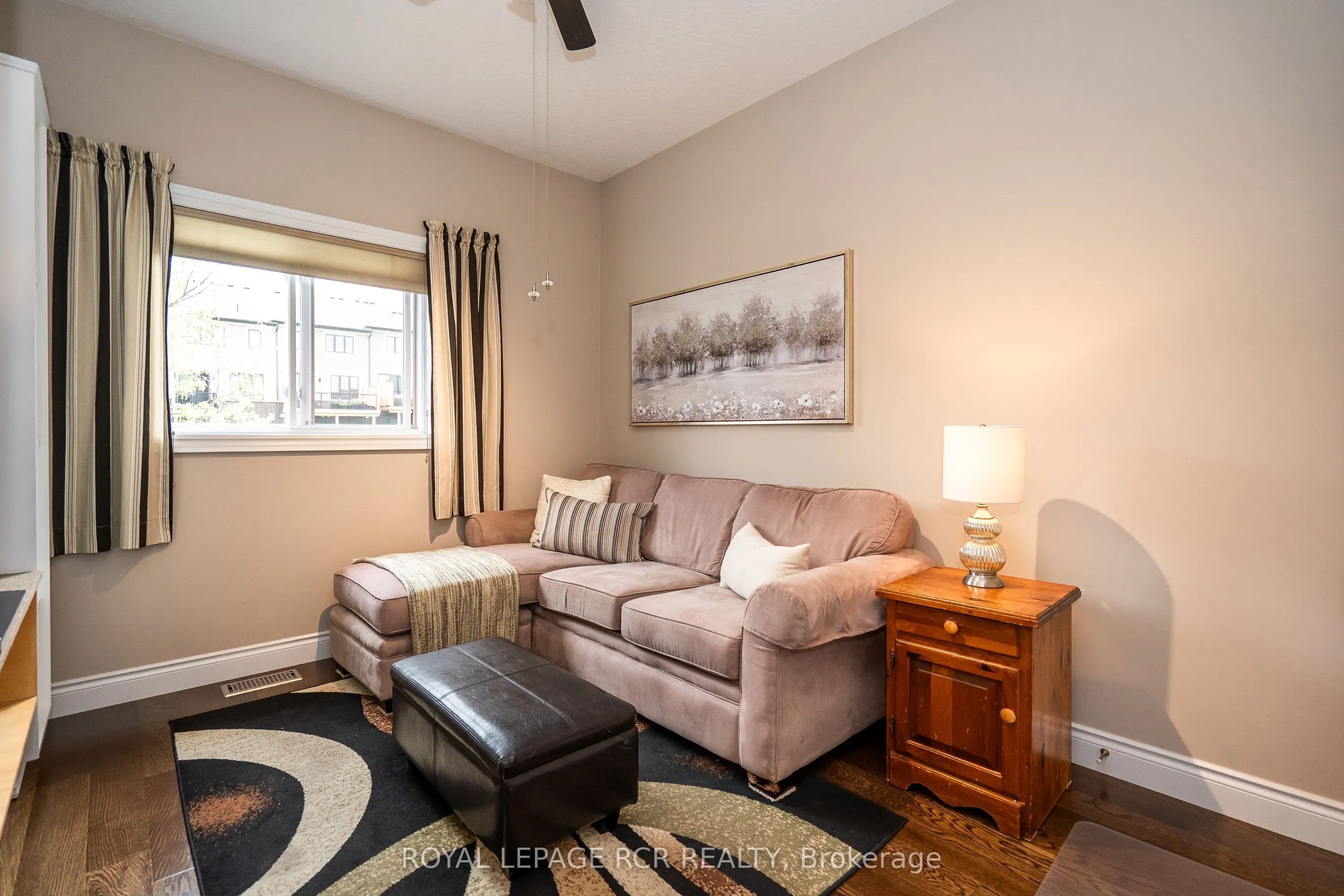 39 Dinnick Crescent