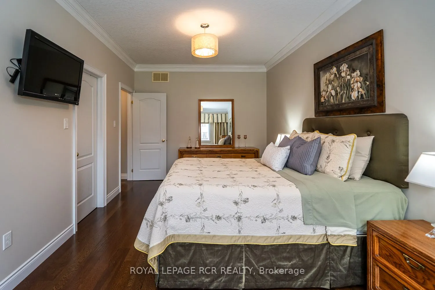 39 Dinnick Crescent