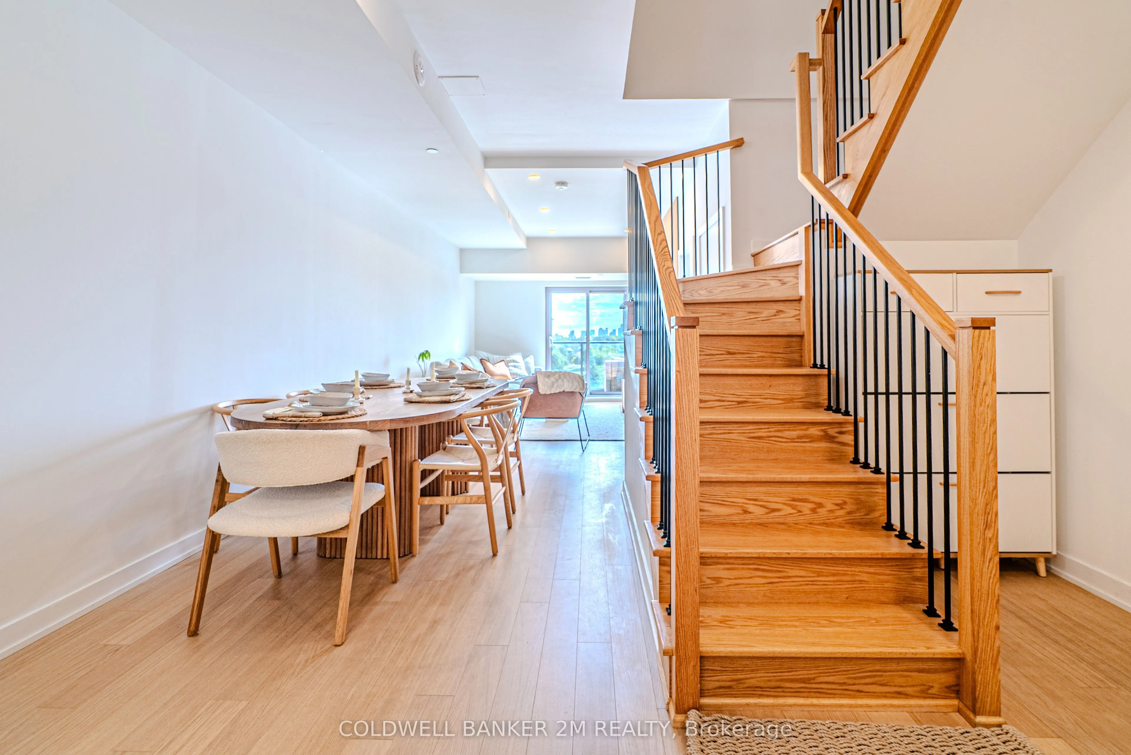 2433 Dufferin Street, #817