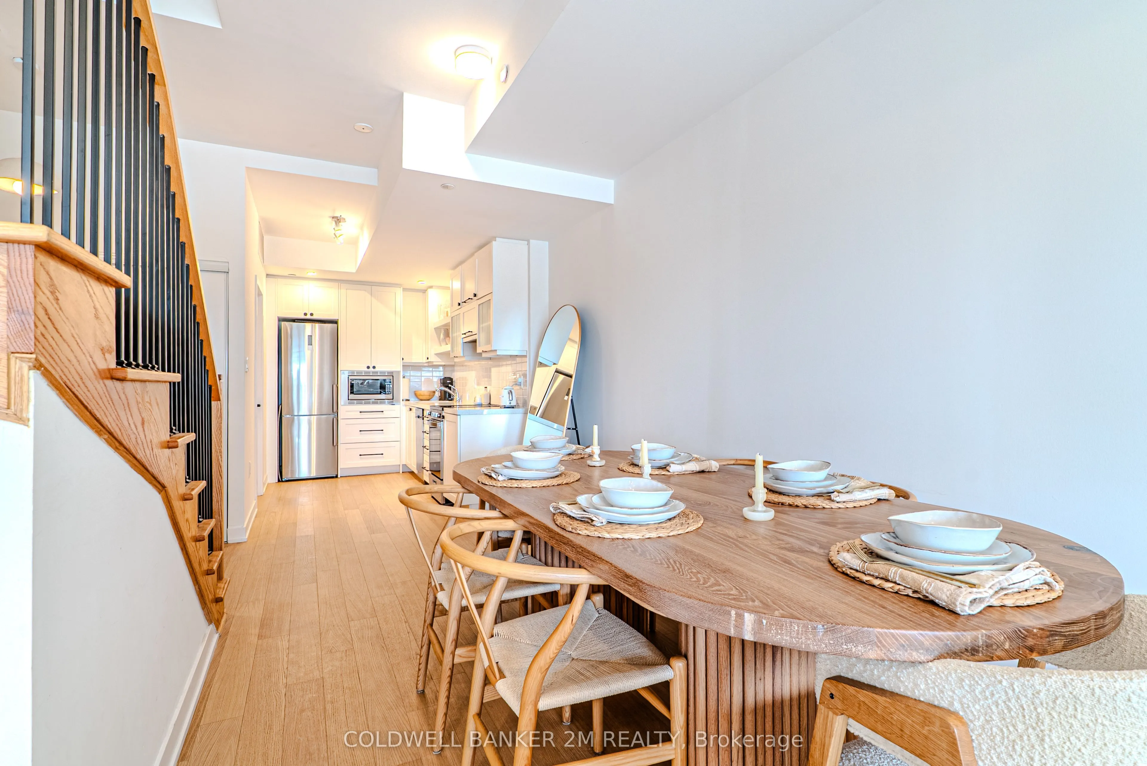 2433 Dufferin Street, #817