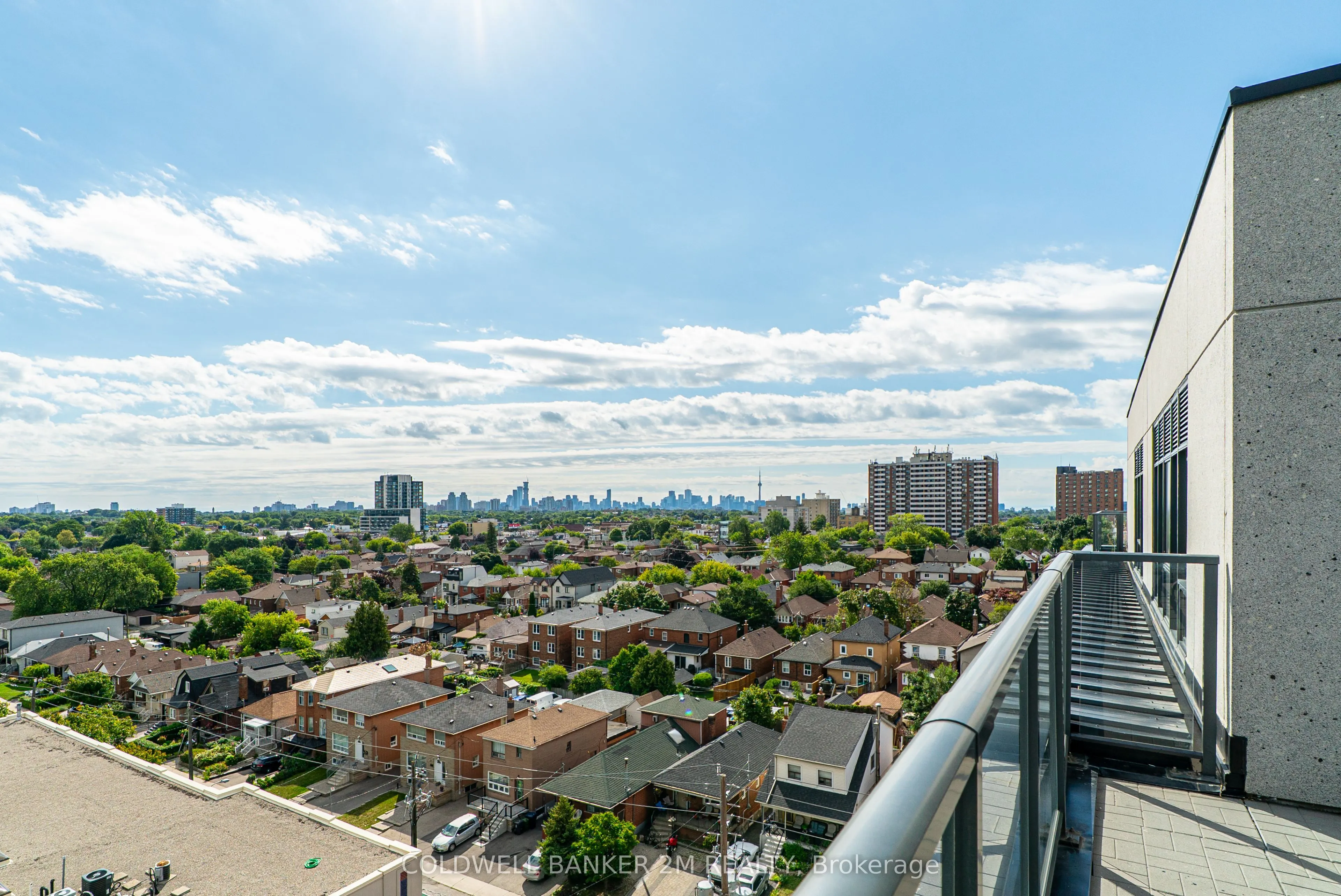 2433 Dufferin Street, #817