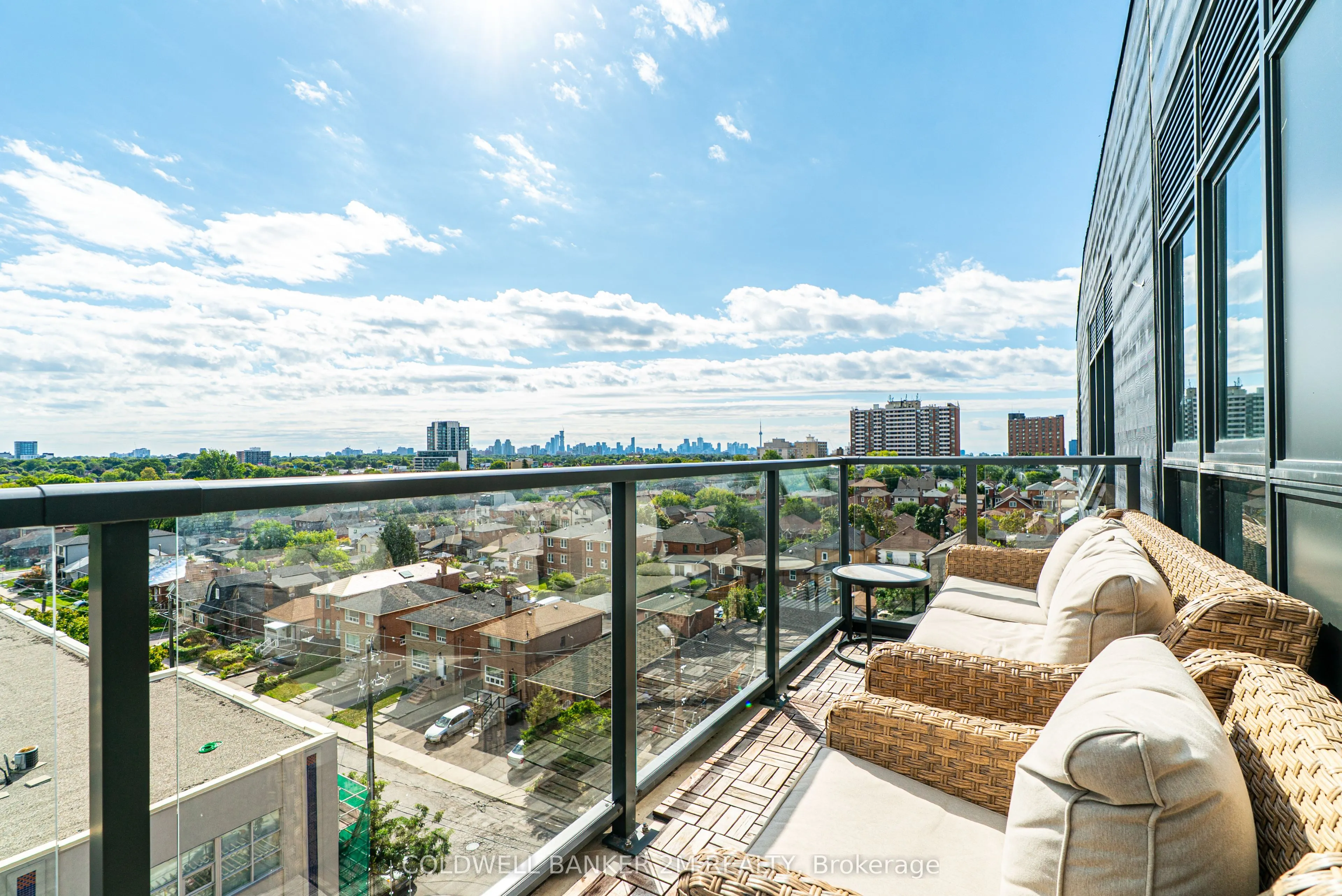 2433 Dufferin Street, #817
