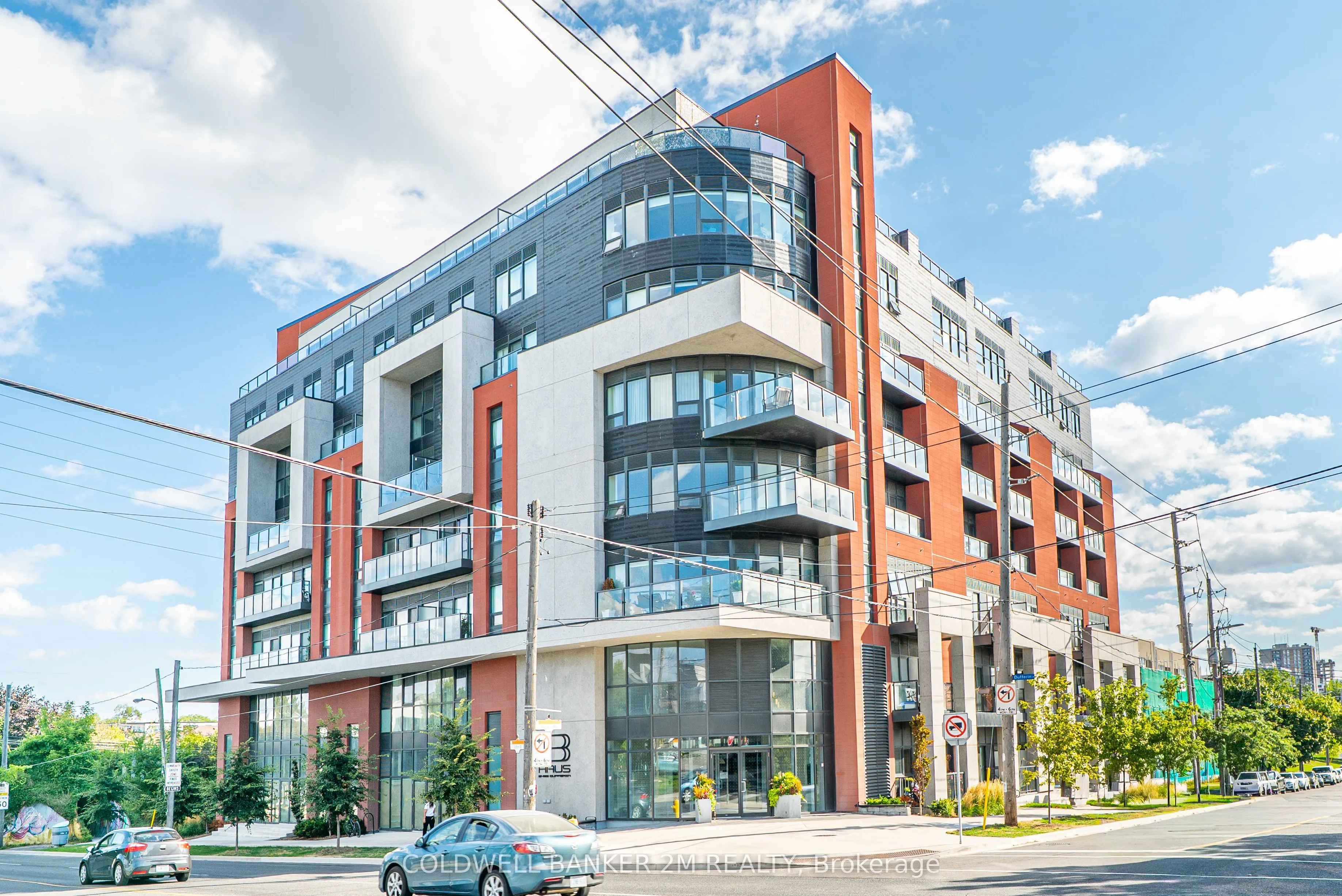 2433 Dufferin Street, #817